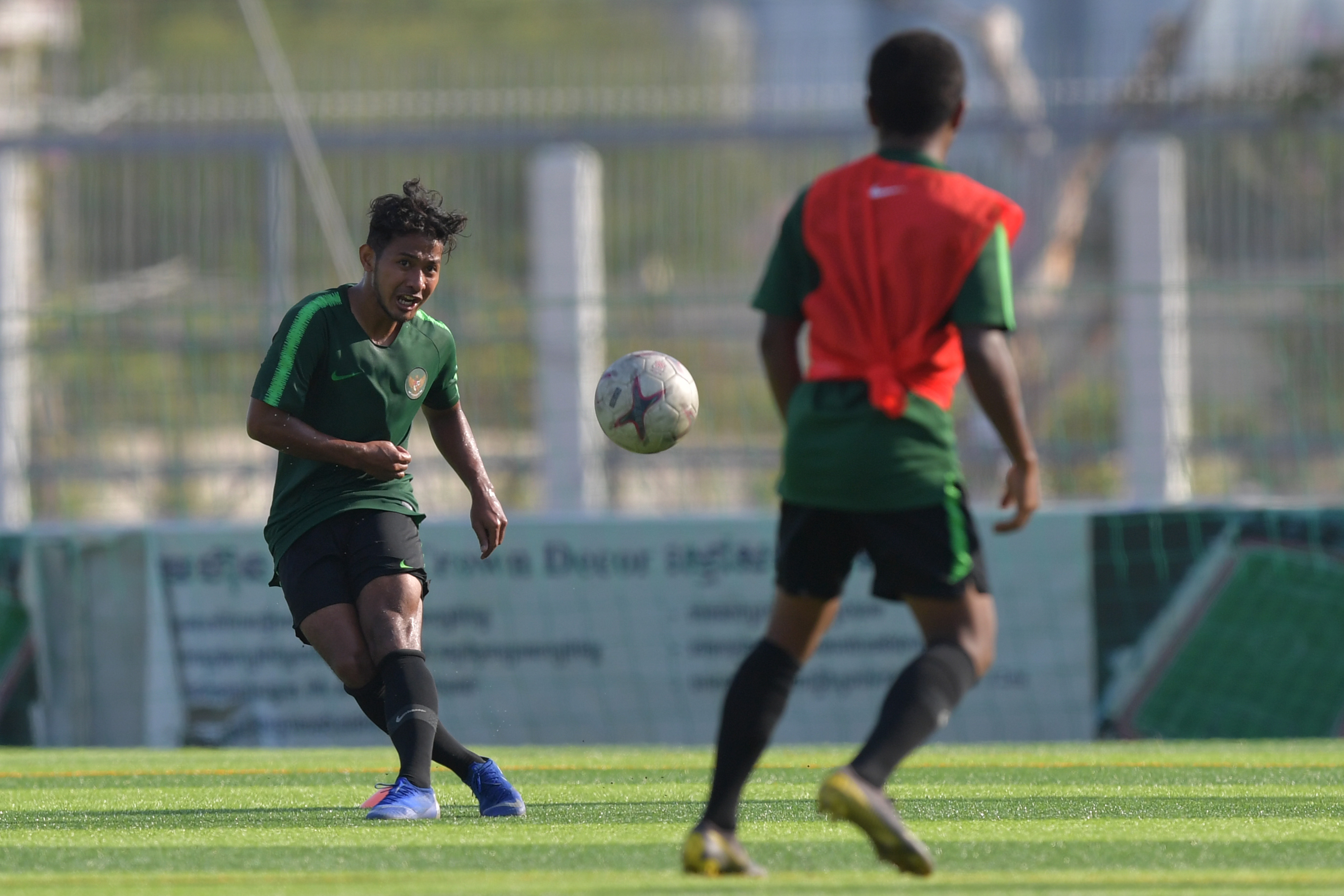 Gian Zola Nasrulloh (kiri) saat berlatih bersama Fulgensius Billy Paji Keraf.