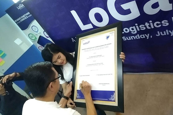 Peluncuran LoGan kepada pelaku transportasi logistik dan pemilik kargo di Jakarta, Minggu (28/7).
