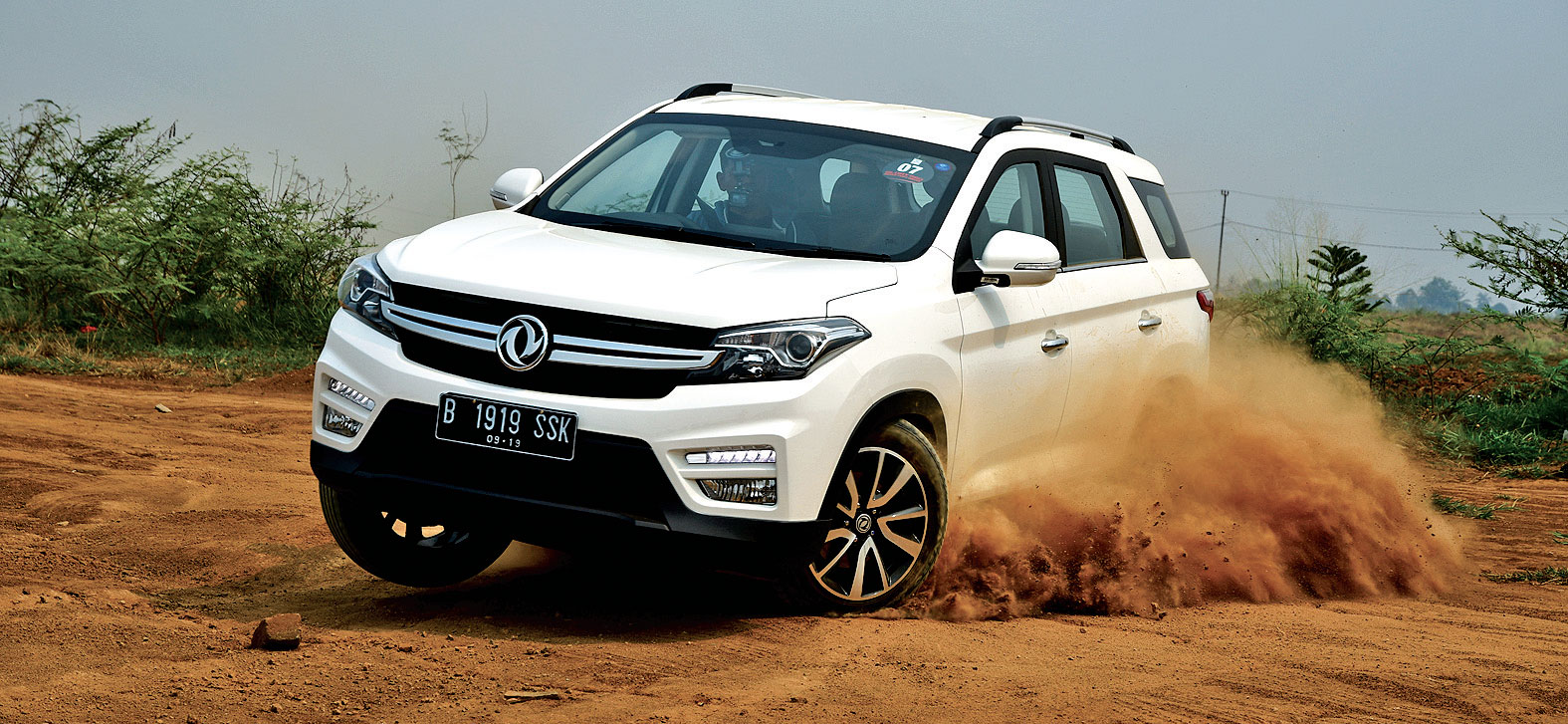 Menjajal Ketangguhan DFSK Glory 560