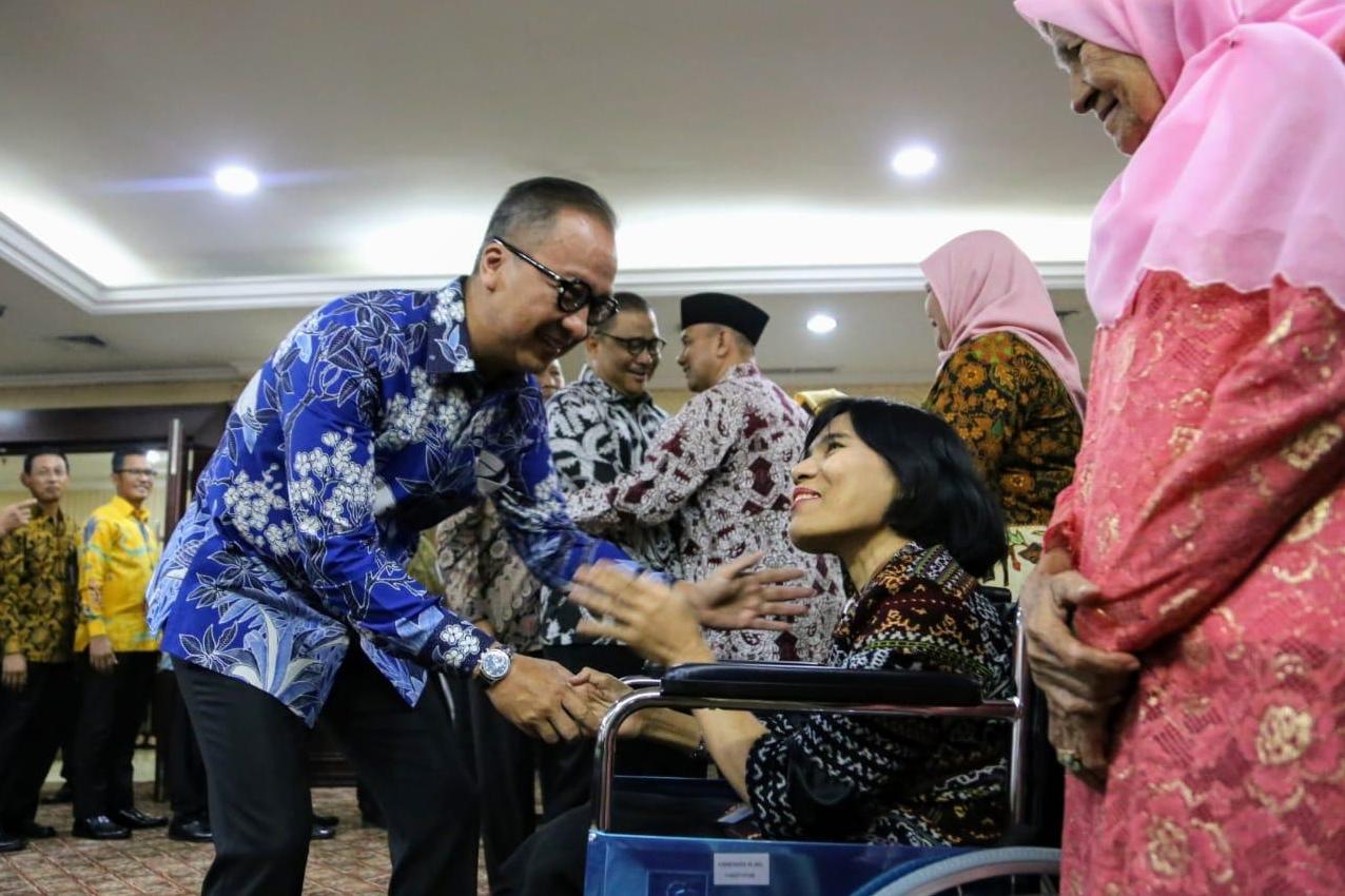 Mensos Lantik ASN Penyandang Disabilitas Jadi Pejabat Tinggi Pertama Kemensos