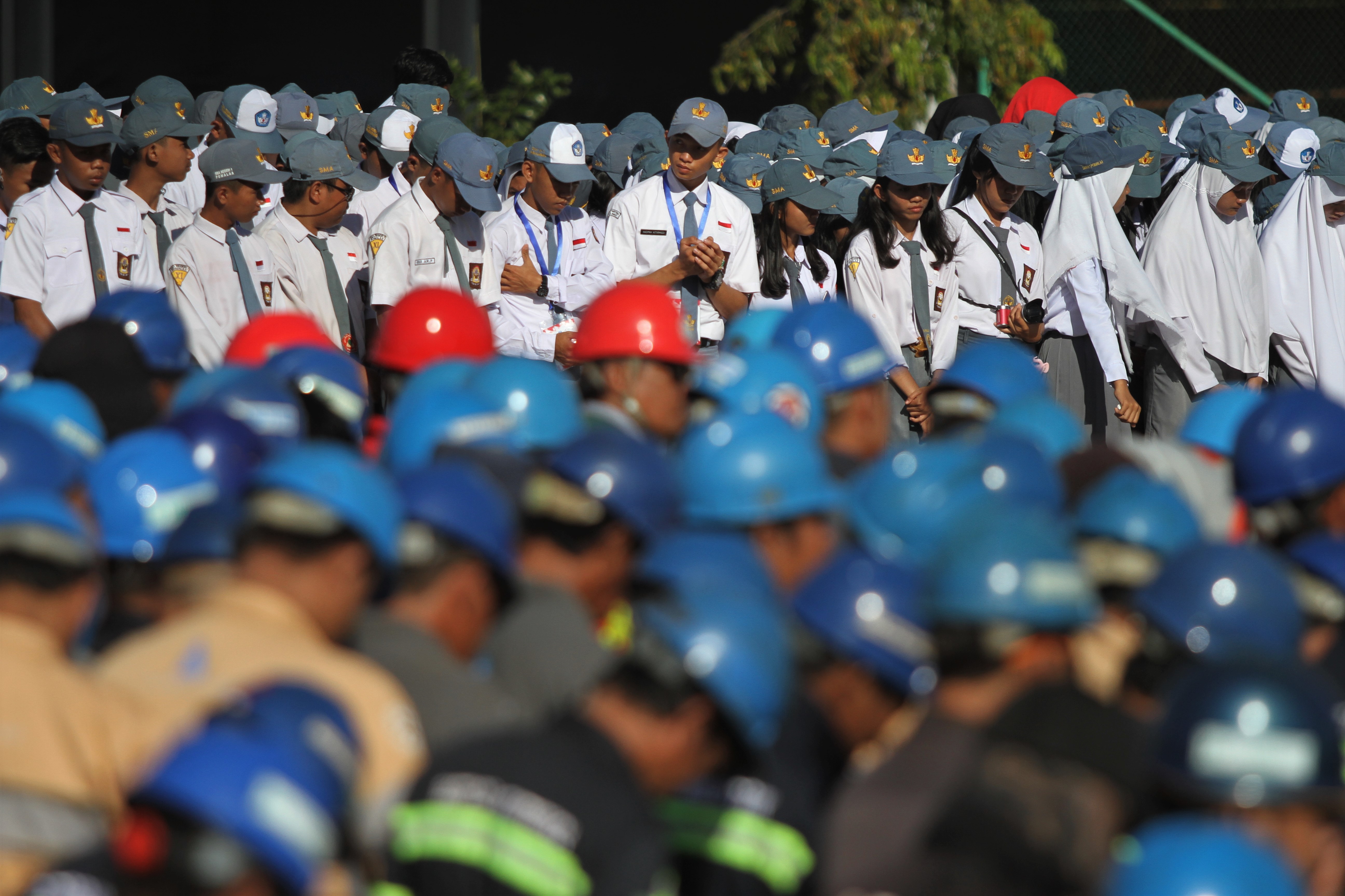 Siswa-siswi peserta kegiatan belajar-mengajar di sekolah