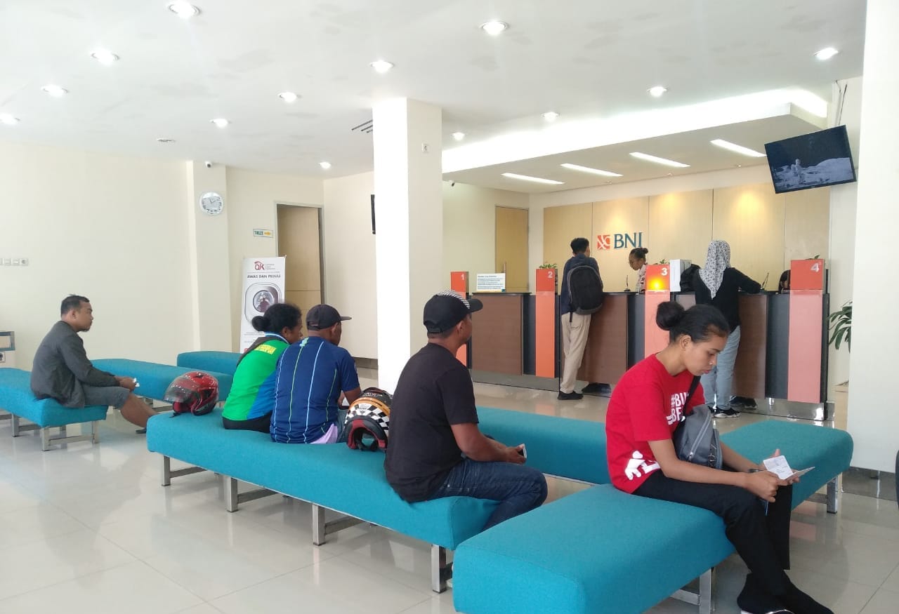 Suasana pelayanan di BNI Jayapura