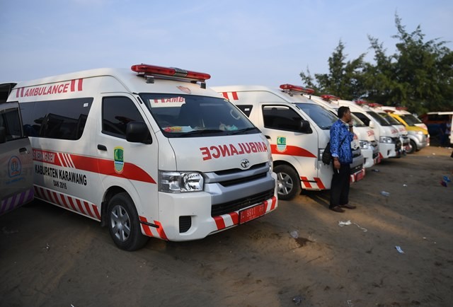 Ilustrasi ambulans di area Pantai Tanjung Pakis yang menjadi lokasi pantai terdekat jatuhnya pesawat Lion Air JT 610 di perairan Karawang.