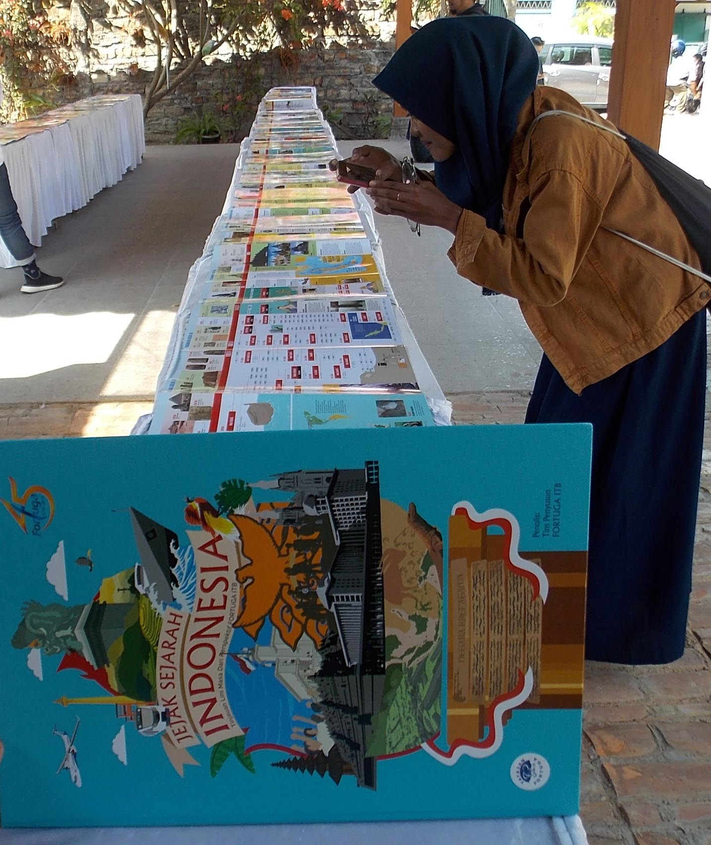 Buku Sejarah Terpanjang Dipamerkan di Solo 