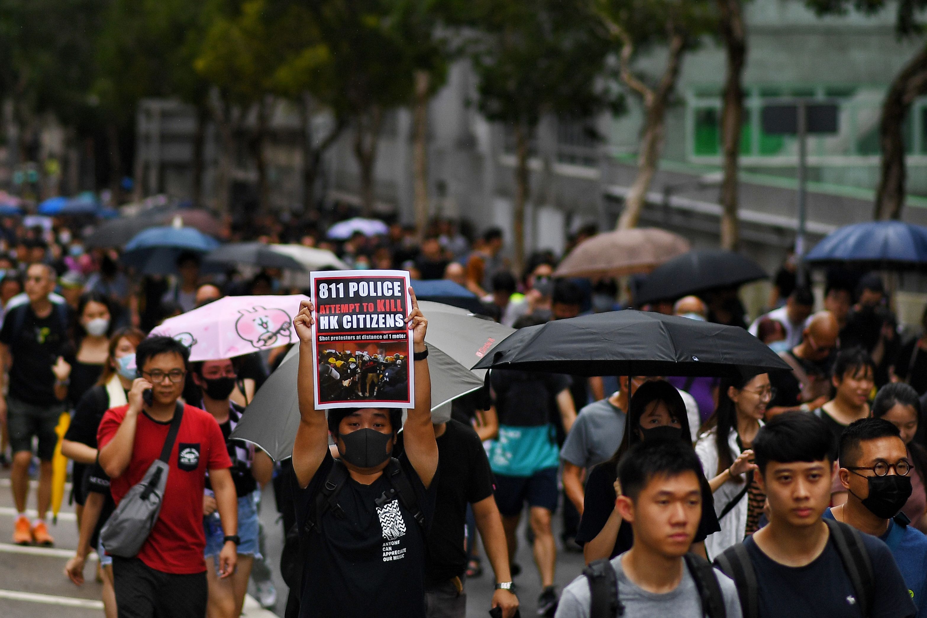 Demonstran pro demokrasi  memenuhi jalan-jalan utama di Kota Hong Kong.