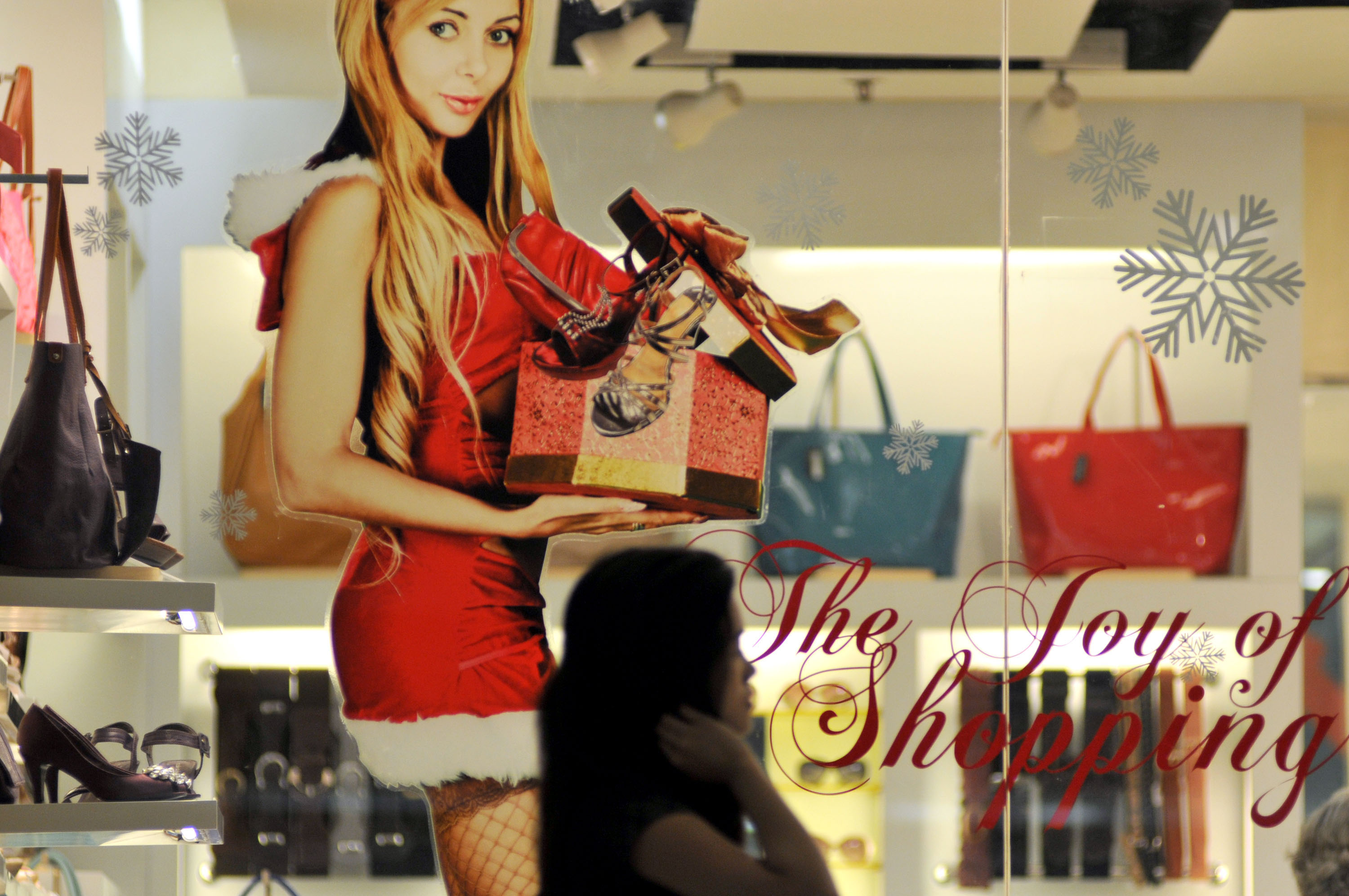 Pemerintah diminta mewaspadai inflasi tinggi pada akhir tahun terutama akibat Natal dan Tahun Baru.