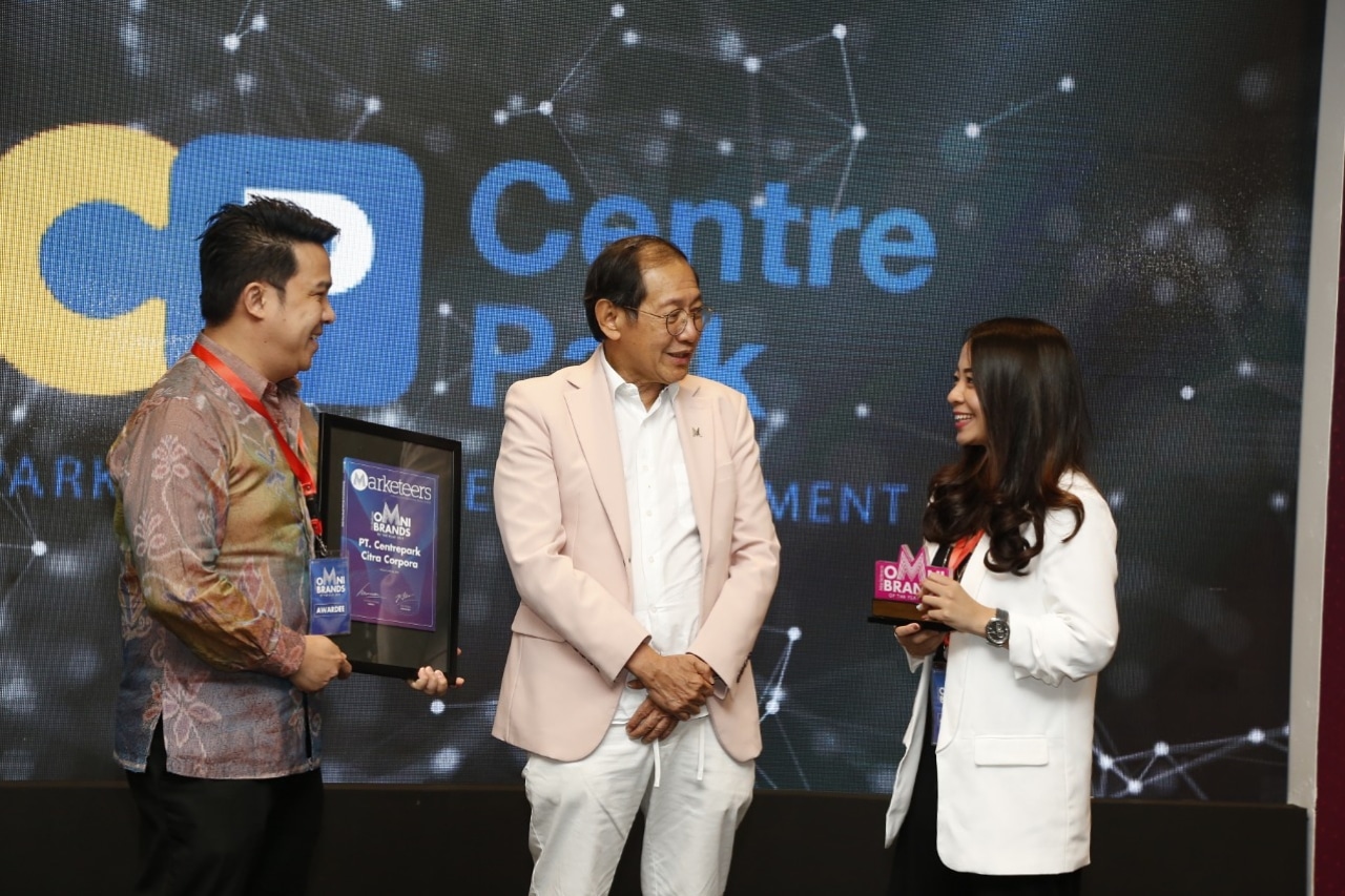 CentrePark menerima penghargaan The OMNI Brand Award 2019