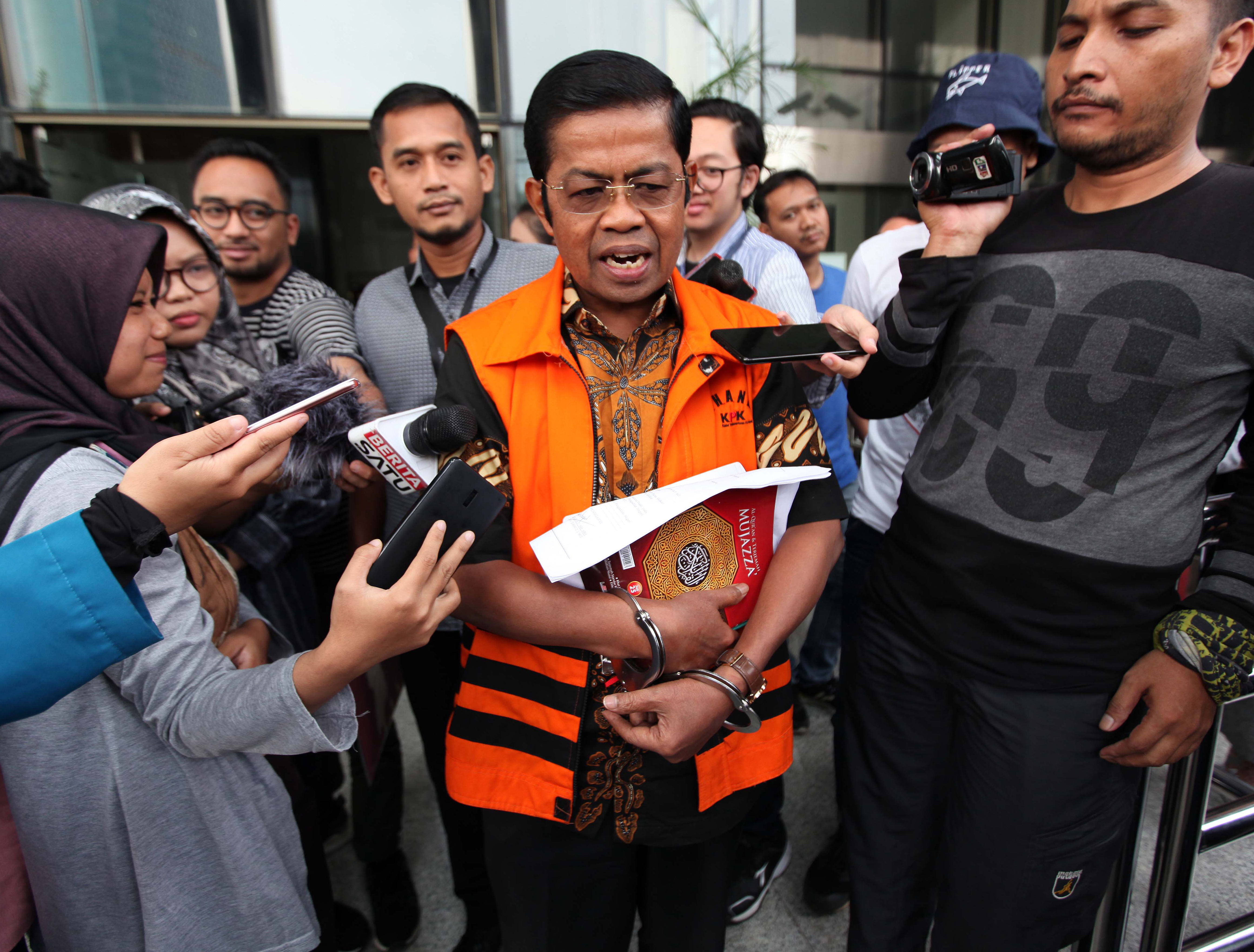  Tervonis kasus dugaan suap terkait kesepakatan kontrak kerja sama pembangunan PLTU Riau-1 Idrus Marham 