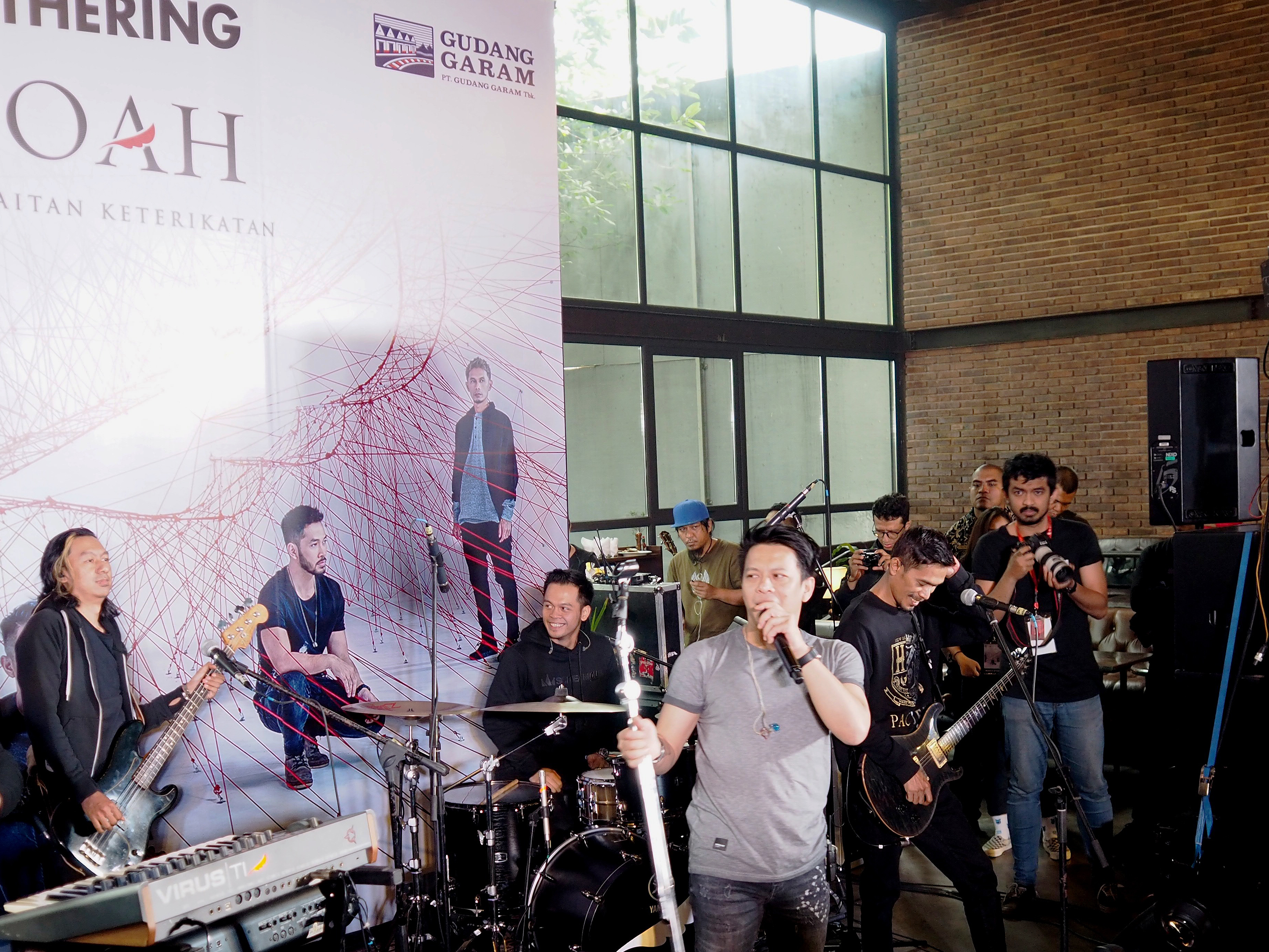 Suasana peluncuran album kedua grup musik Noah, di Jakarta, Rabu (14/8)