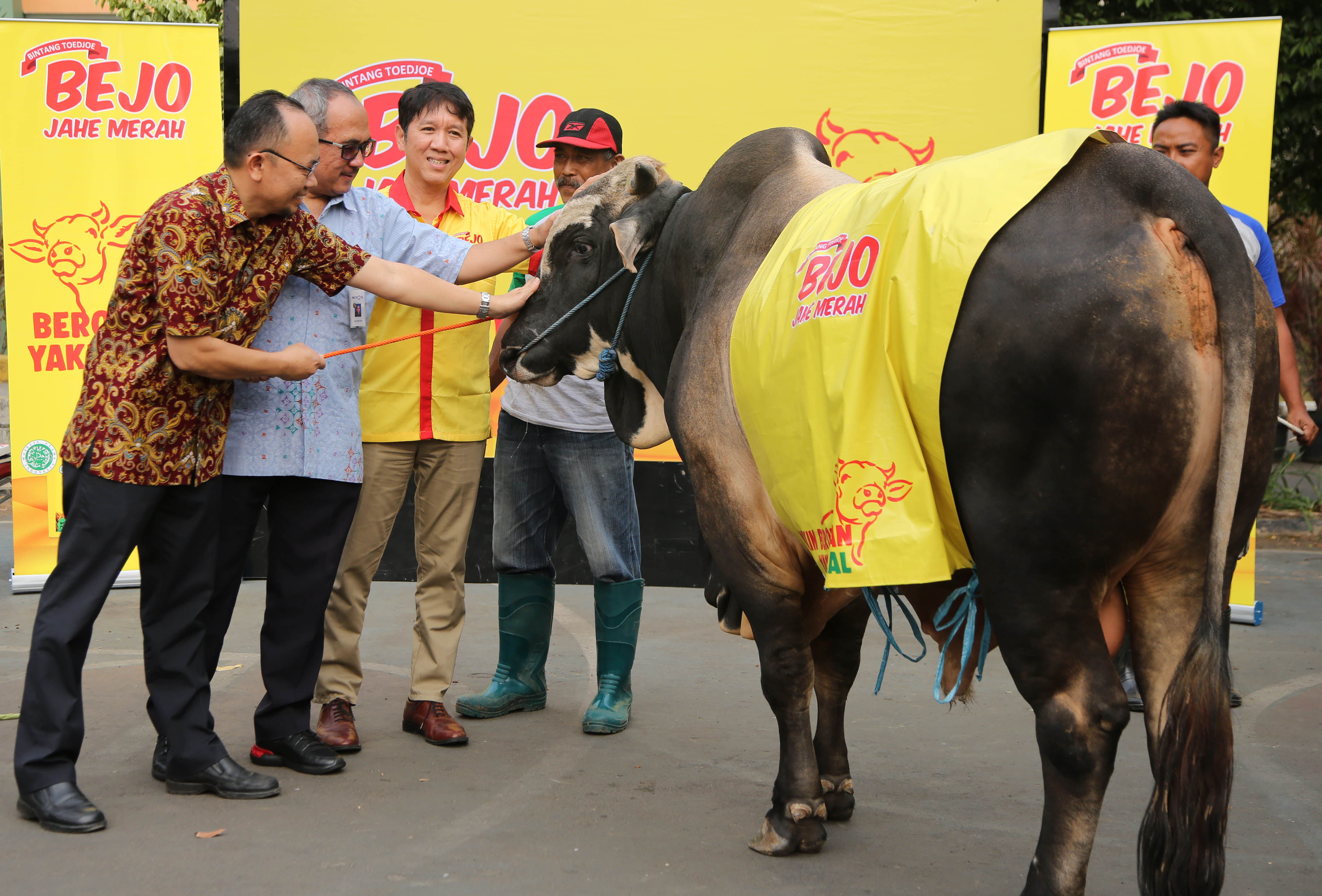 Berkurban untuk Peduli Sesama