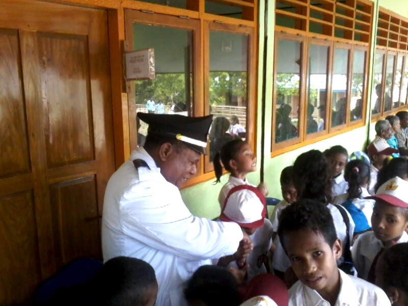 Kepala Desa Boru Kedang, Darius Don Boruk fokus membangun desa lewat pendidikan. 