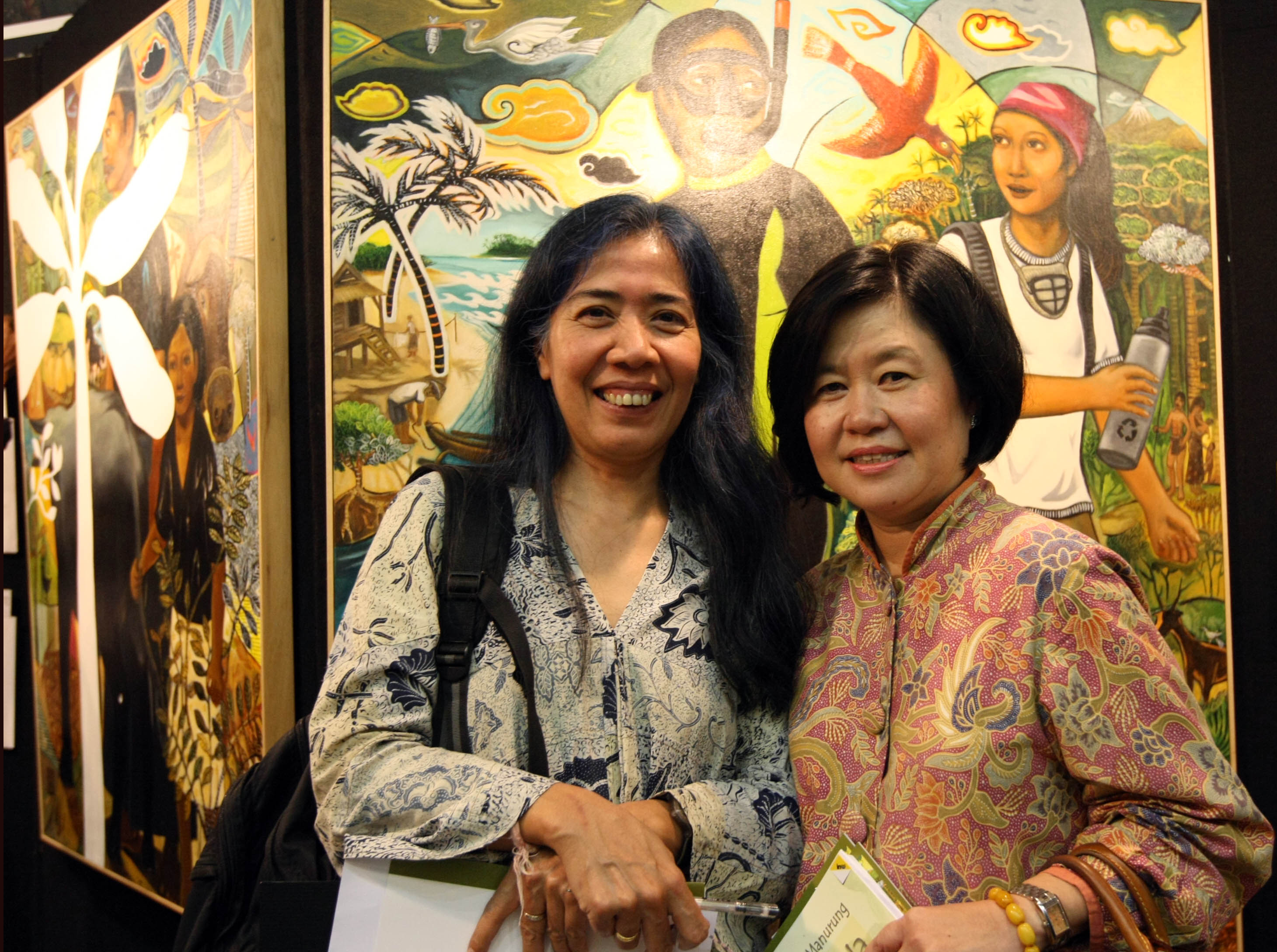  Catharina Widjaja (kanan)