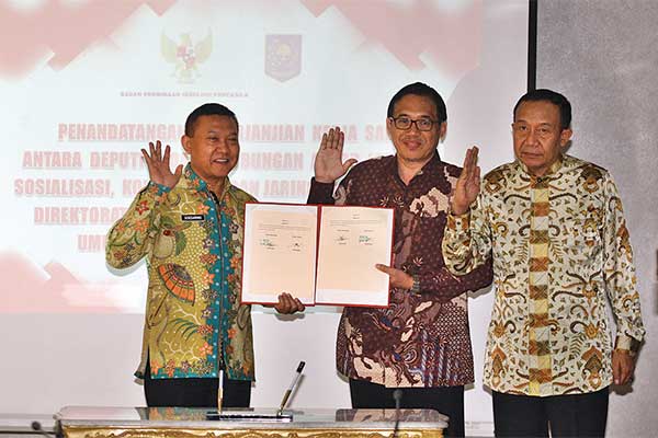 Dirjen Politik dan Pemerintahan Umum Kemendagri Soedarmo, Plt Kepala BPIP Hariyono dan Dewan Pengarah BPIP Wisnu Tenaya di Jakarta, kemarin.