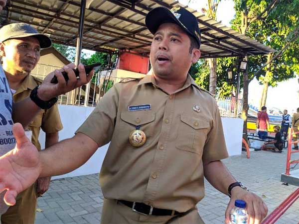 Ilustrasi -- Wali Kota Tangerang Arief R Wismansyah saat meninjau persiapan Festival Cisadane di Bantaran Sungan Cisadane. 