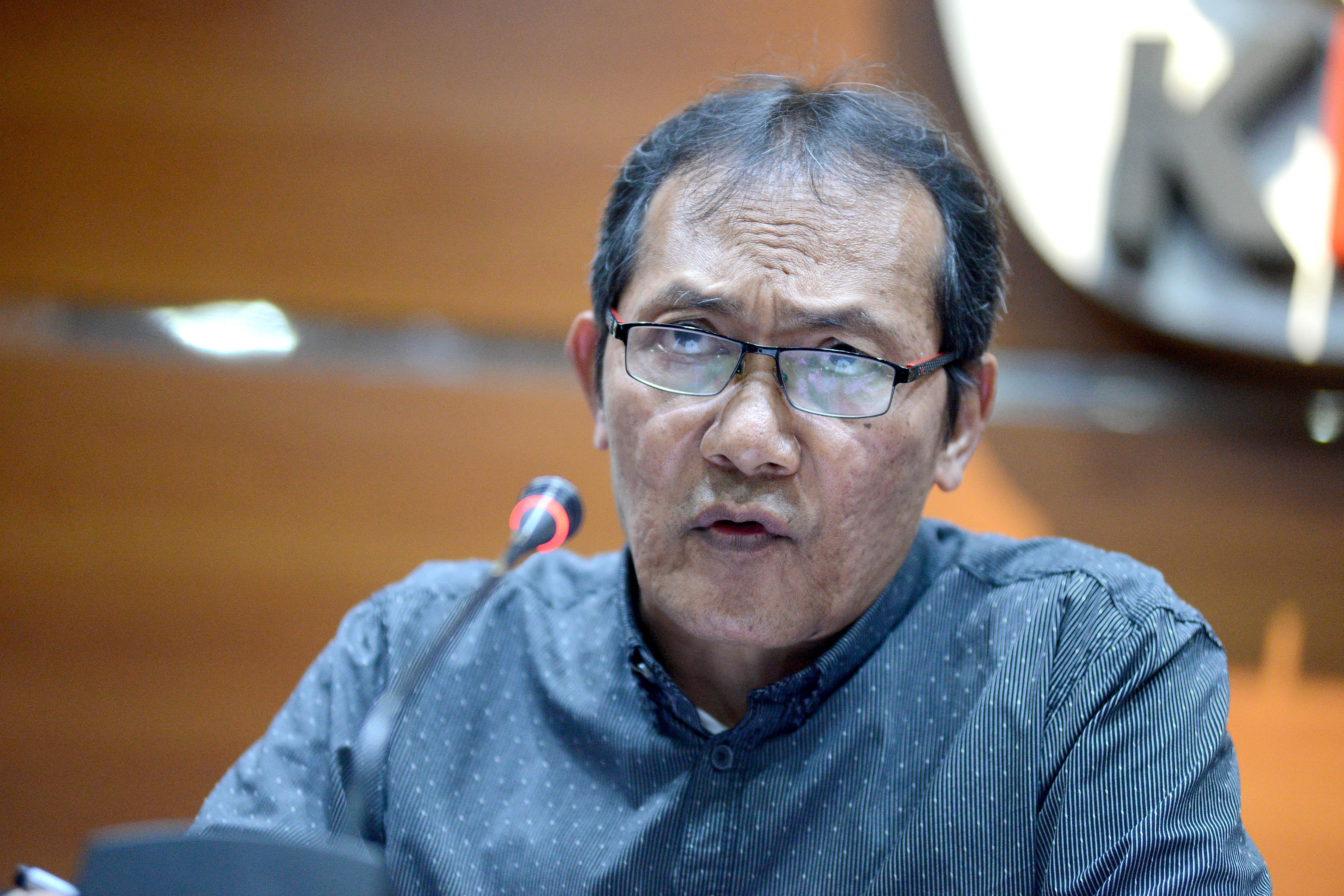 Wakil Ketua Komisi Pemberantasan Koruspi (KPK) Saut Situmorang menyatakan KPK menetapkan empat orang sebagai tersangka kasus KTP-E.