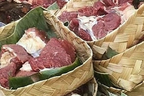 Pemkab Klaten mewajibkan wadah daging kurban tidak menggunakan kantong plastik.  