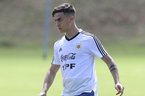Pemain depan Argentina, Paulo Dybala,
