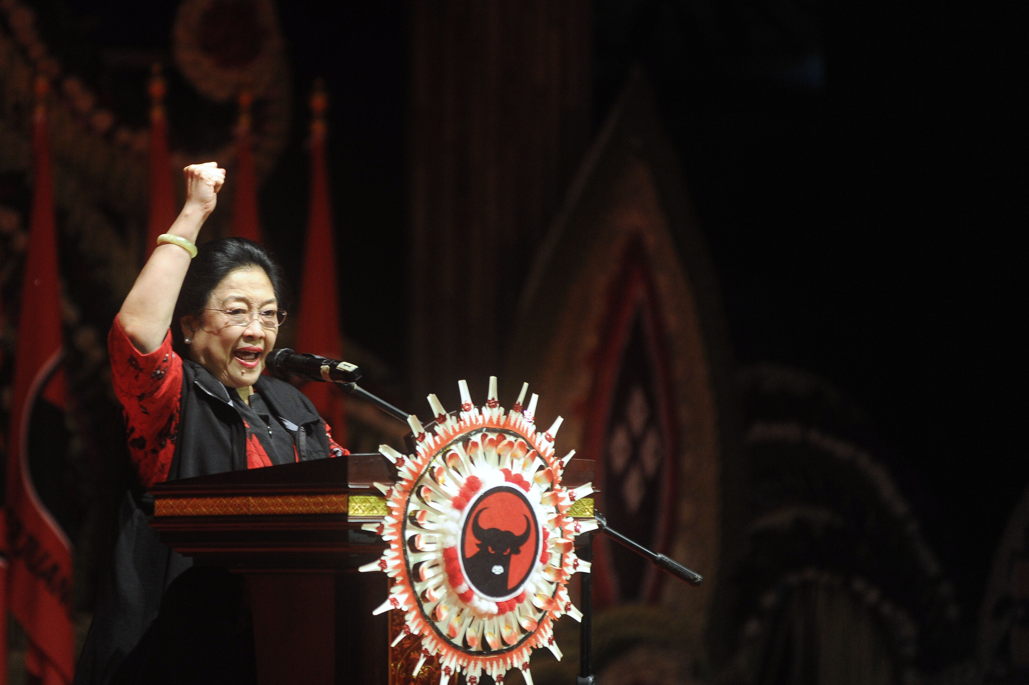  Ketua Umum PDI Perjuangan Megawati Soekarnoputri menyampaikan pidato saat menghadiri Malam Budaya Kongres V PDI Perjuangan