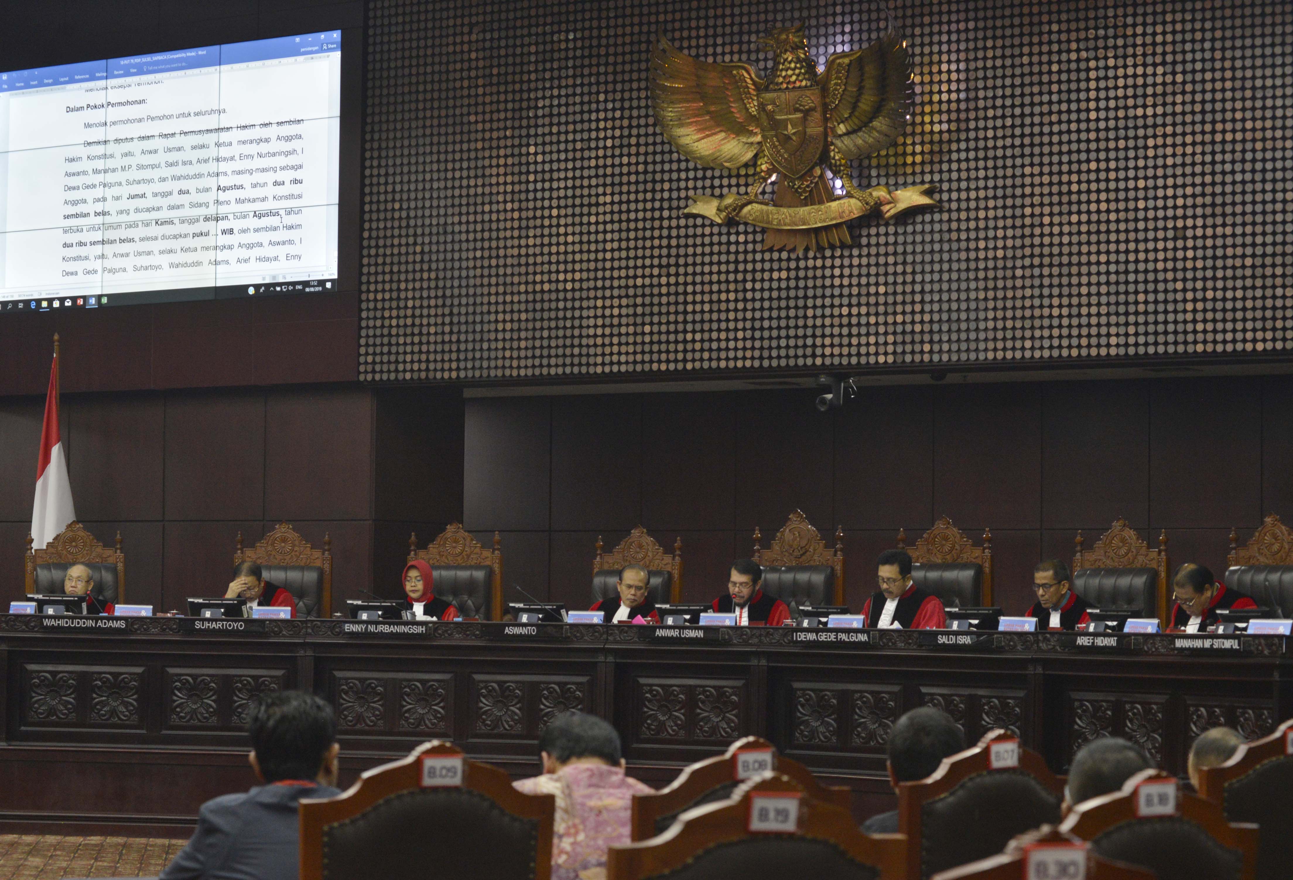 Majelis Hakim Mahkamah Konstitusi (MK) membacakan putusan perkara sengketa perselisihan hasil pemilihan umum (PHPU) Pileg 2019 
