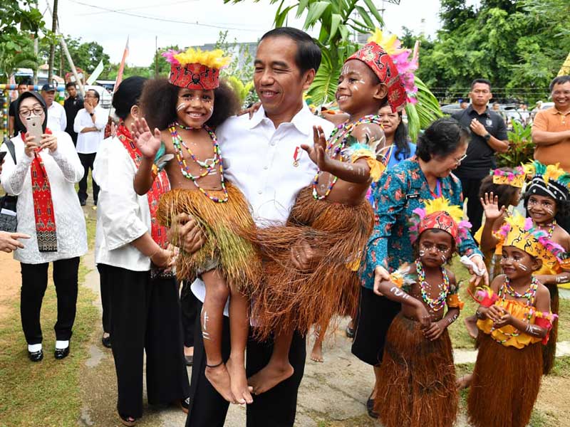 Presiden Joko Widodo saat mengunjungi TK Theresia, Sorong, Papua Barat, April 2019 lalu