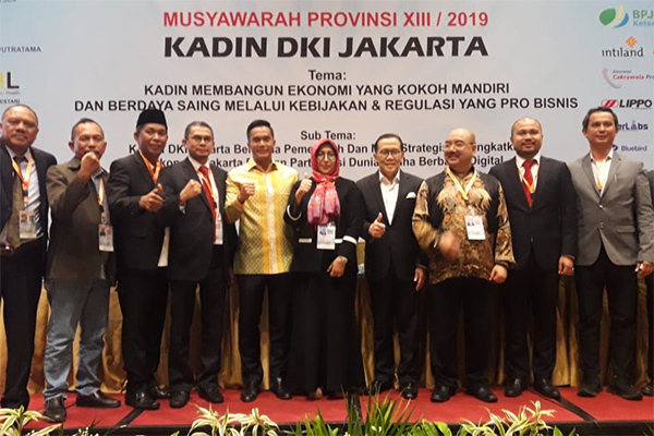 Diana Dewi (tengah berhijab) terpilih menjadi Ketua Kadin DKI Jakarta periode  2019-2024 
