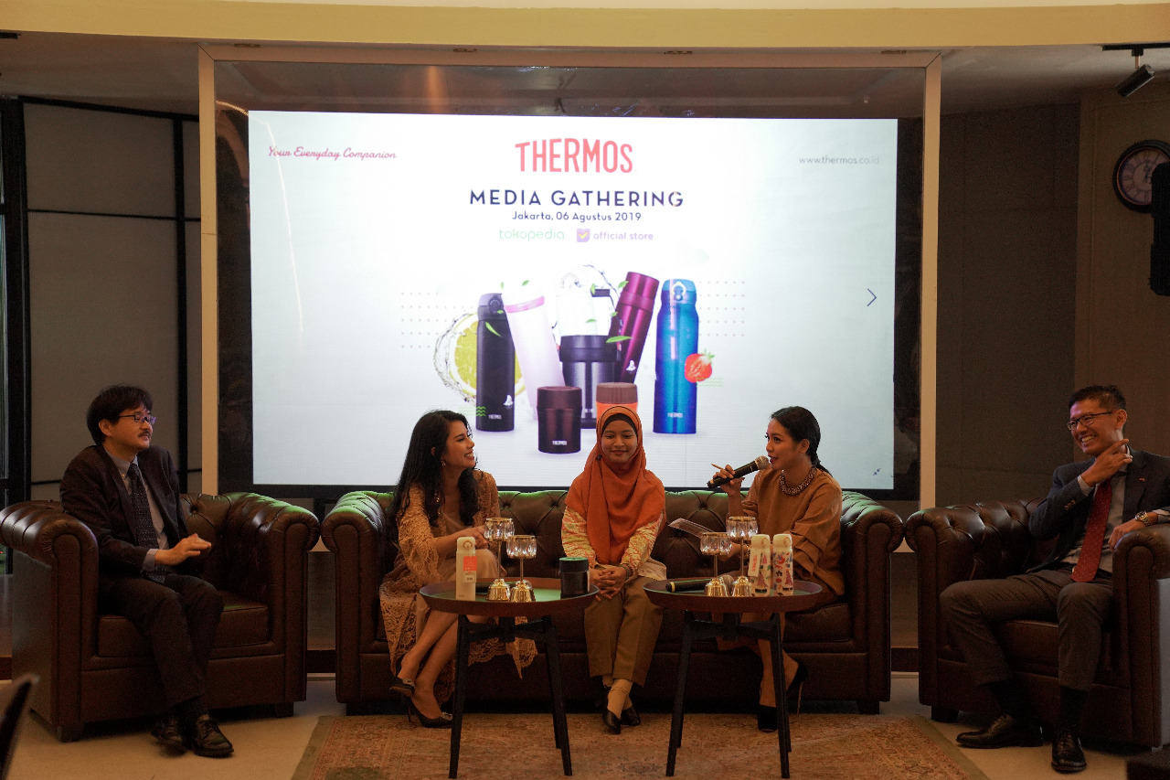 Temu media membahas bahaya sampah botol plastik yang digelar Thermos di Jakarta, Selasa (6/8).