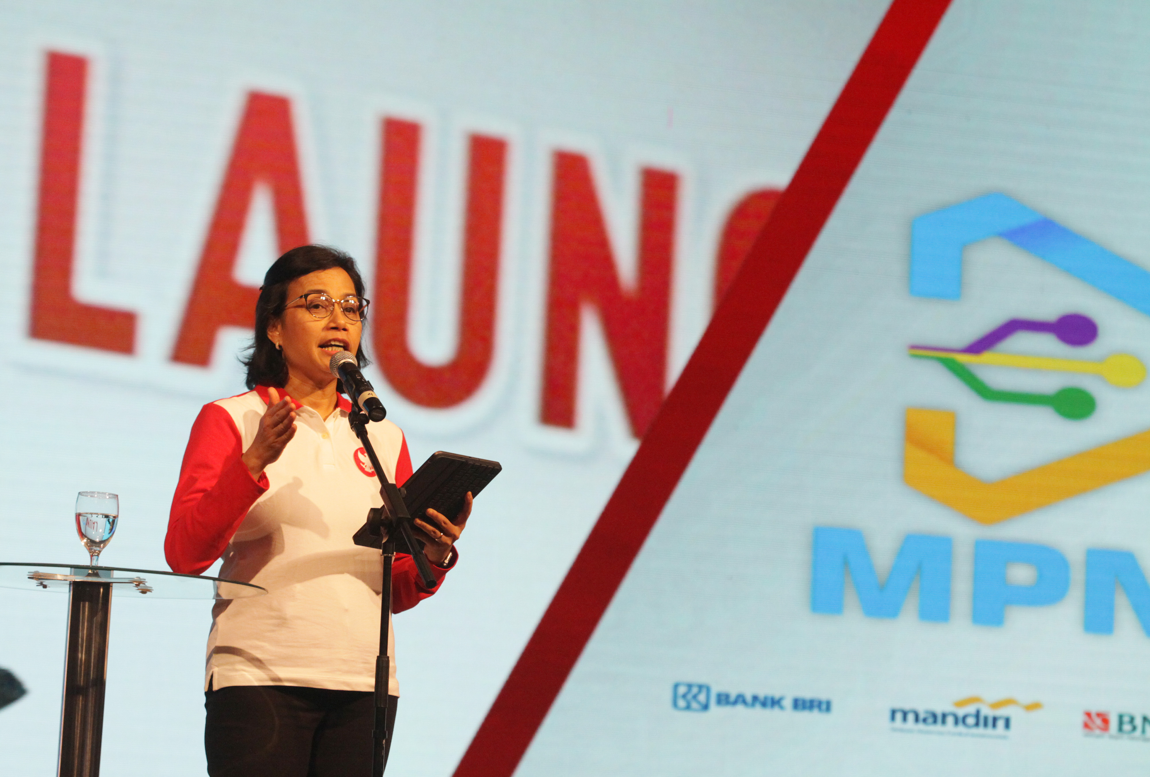 Menteri Keuangan Sri Mulyani berpidato saat meresmikan Modul Penerimaan Negara Generasi Ketiga (MPN G3) di Aula Gedung Dhanapala, 