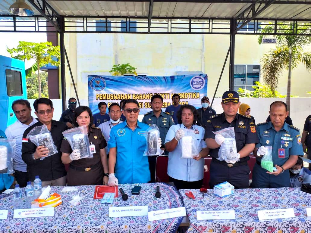 Bea Cukai Sumut bersama dengan BNNP Sumut memusnahkan barang bukti narkotika psikotropik dan Prekursor (NPP) pada Selasa (6/8).
