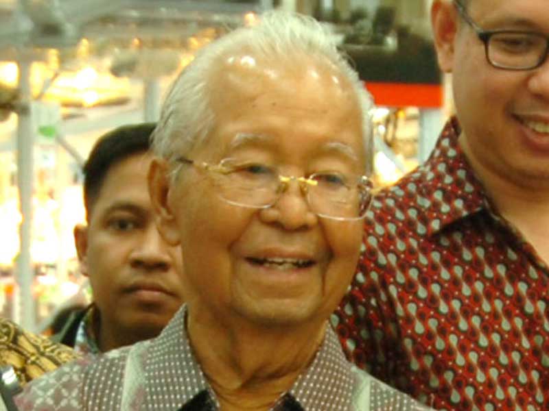 Cosmas Batubara (1938-2019)