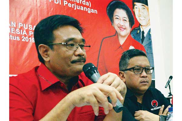 Sekjen PDIP Hasto Kristiyanto bersama Ketua DPP PDIP Djarot Saiful Hidayat (kiri)