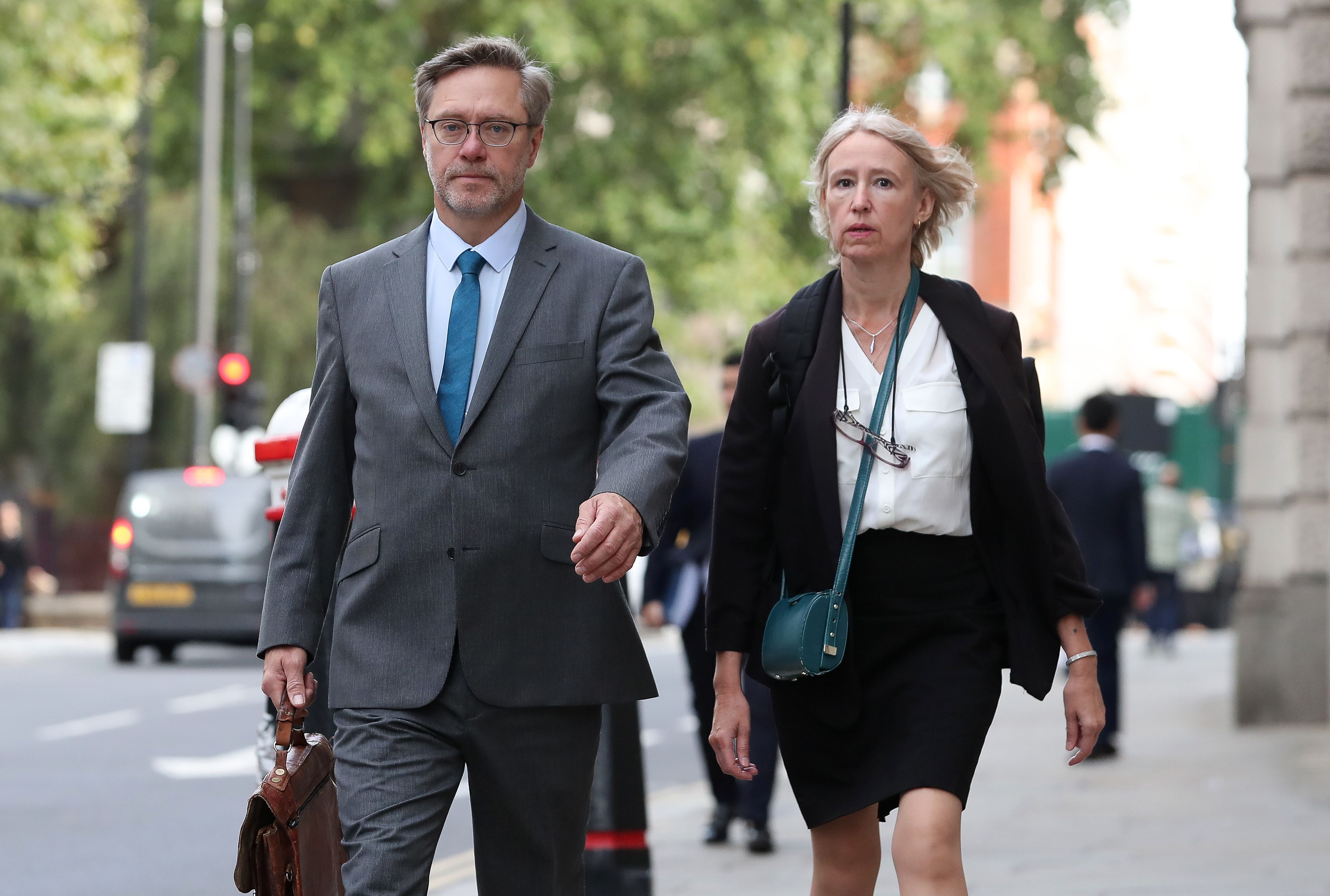 John Letts (kiri) dan Sally Lane, orangtua Jihadi Jack