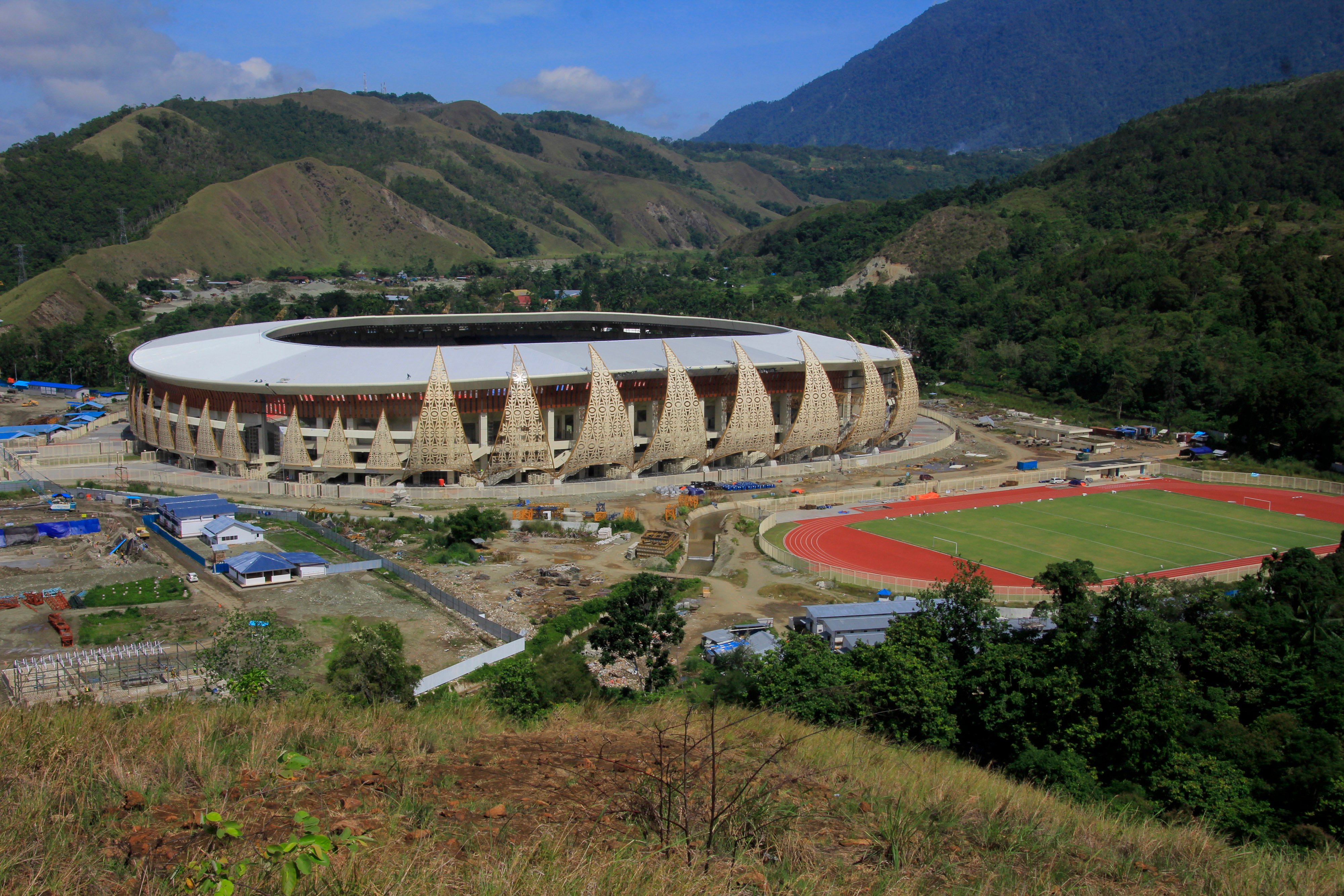  Stadion Papua Bangkit yang berkapasitas sekitar 40 ribu penonton tersebut dipersiapkan untuk perhelatan PON tahun 2020.