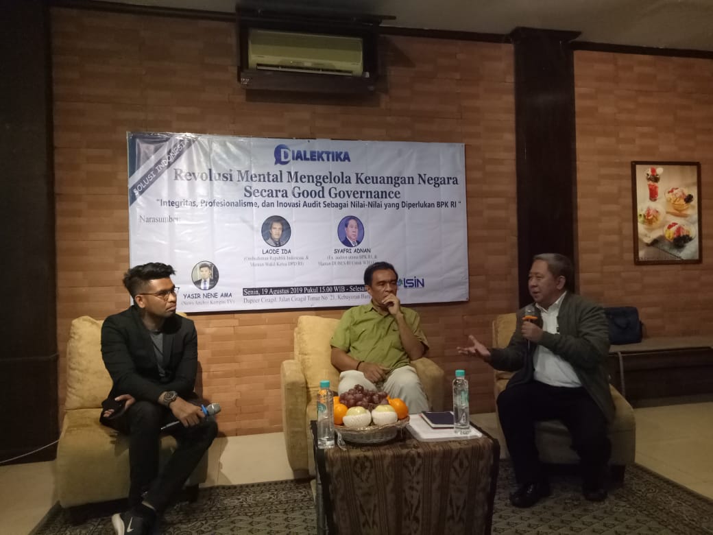Diskusi Dialektika dengan tema 'Revolusi Mental Mengelola Keuangan Negara Secara Good Governance' di Jakarta, Senin (19/8).
