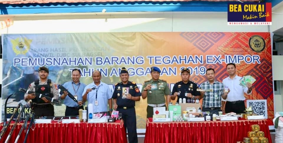  Pemusnahan dilakukan di Kantor Bea Cukai Makassar dan turut hadir kepolisian, TNI, PT Pos Indonesia, dan instansi pemerintah lainnya.