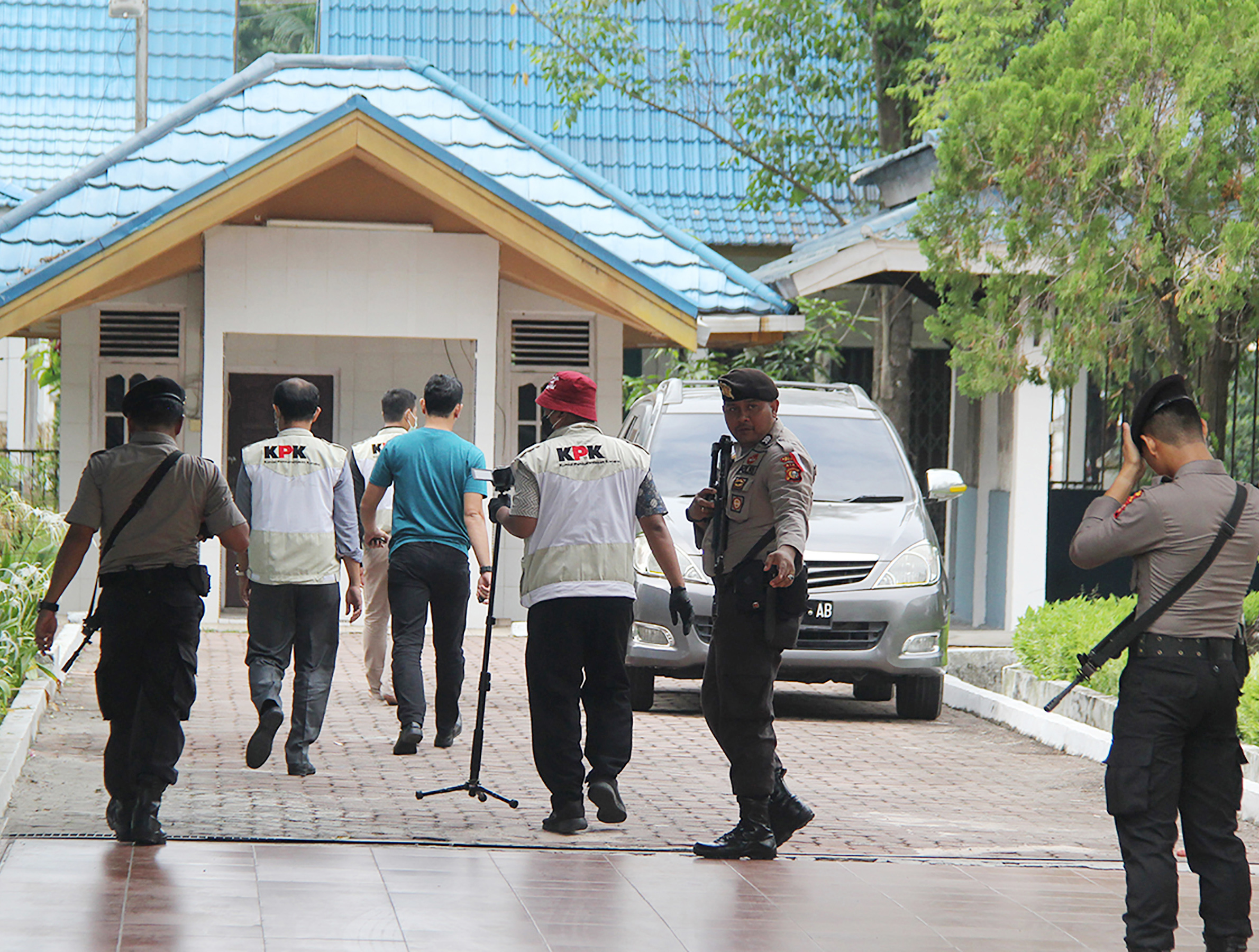 KPK Geledah Rumah Dinas Wali Kota Dumai 