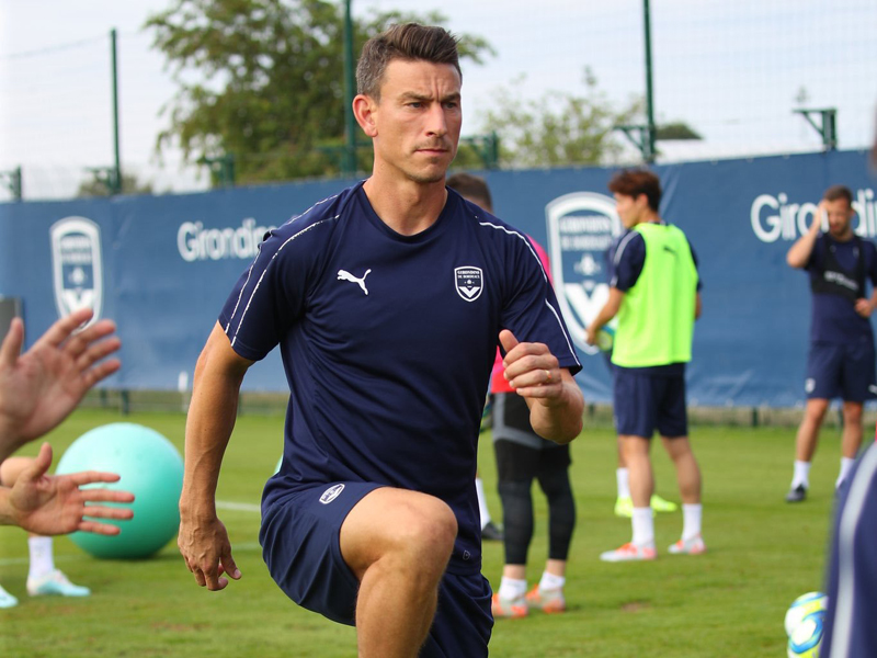 Laurent Koscielny berlatih bersama klub barunya Bordeuax