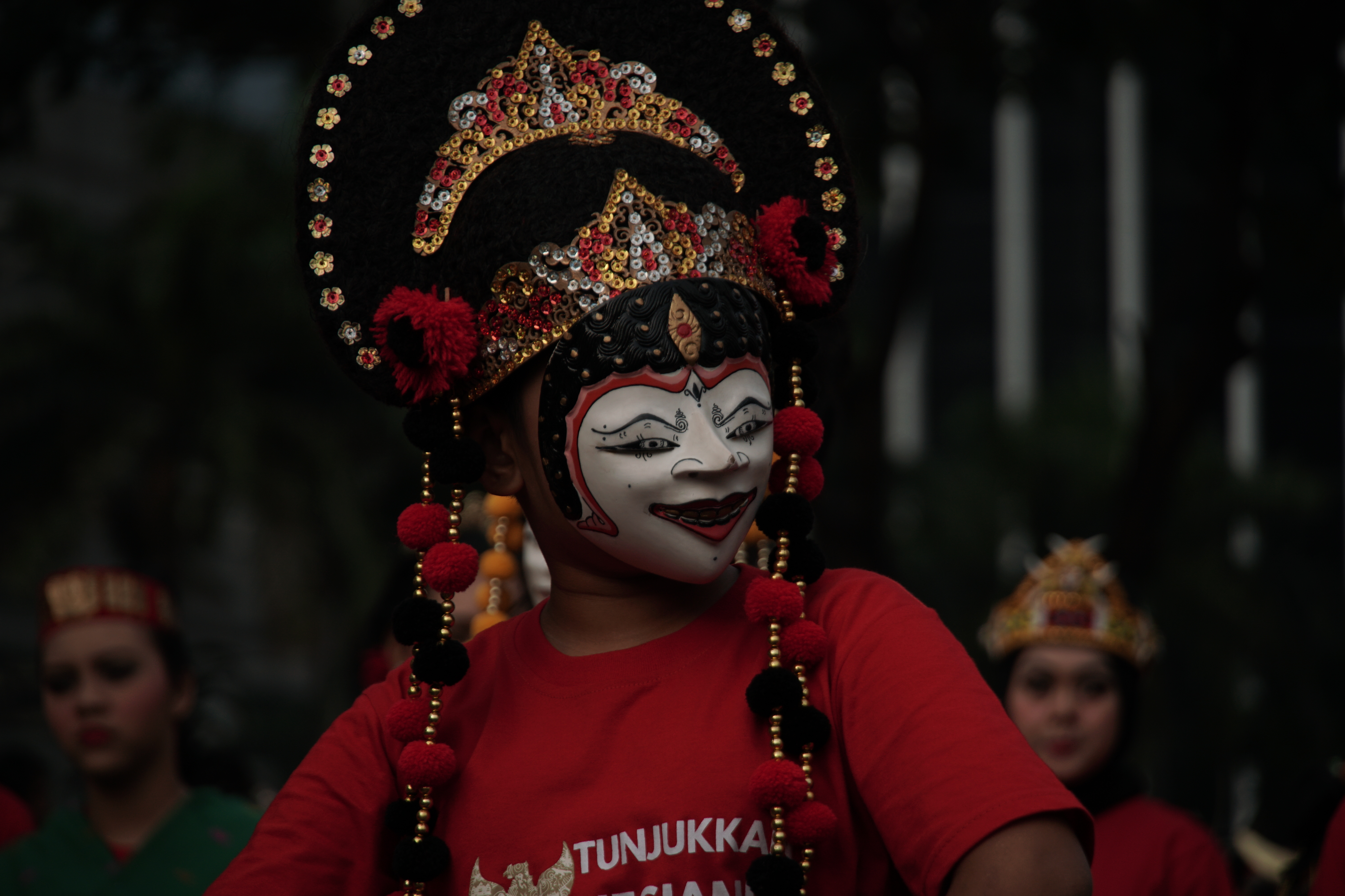 Penari saat tampil di acara 'Tunjukkan Indonesiamu' pada Hari Bebas Kendaraan Bermotor (HBKB), Jakarta, Minggu (4/8)