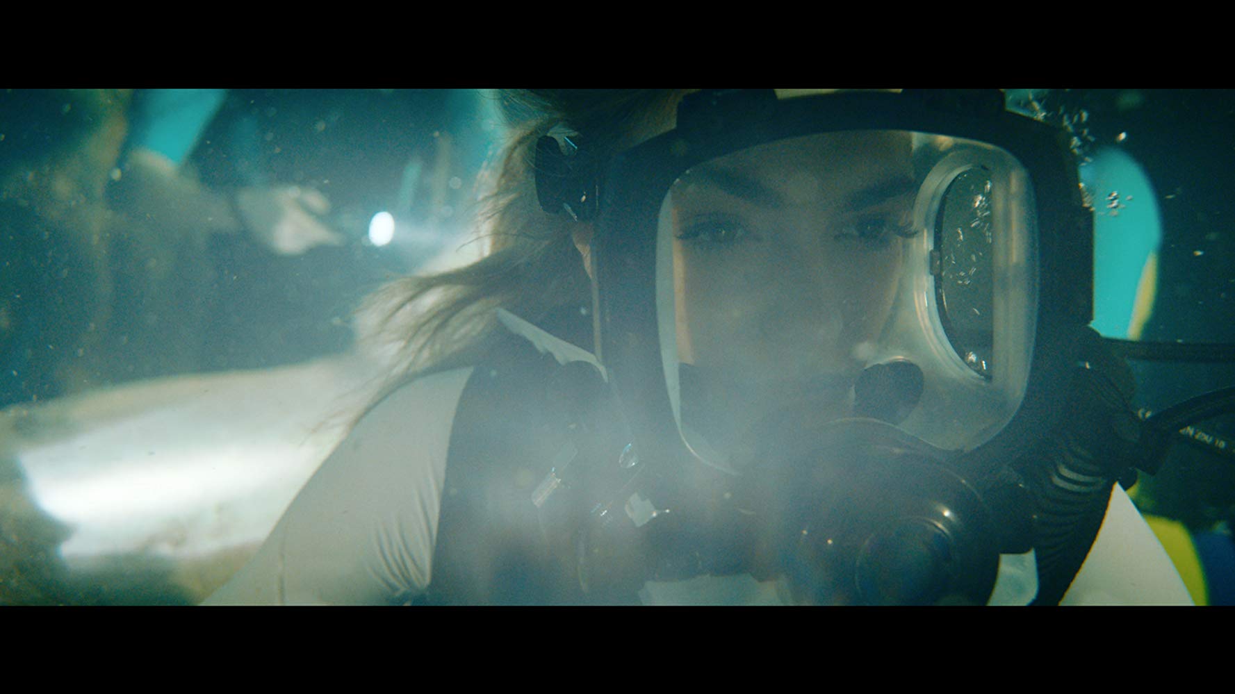 Salah satu adegan dalam film 47 Meters Down Uncaged