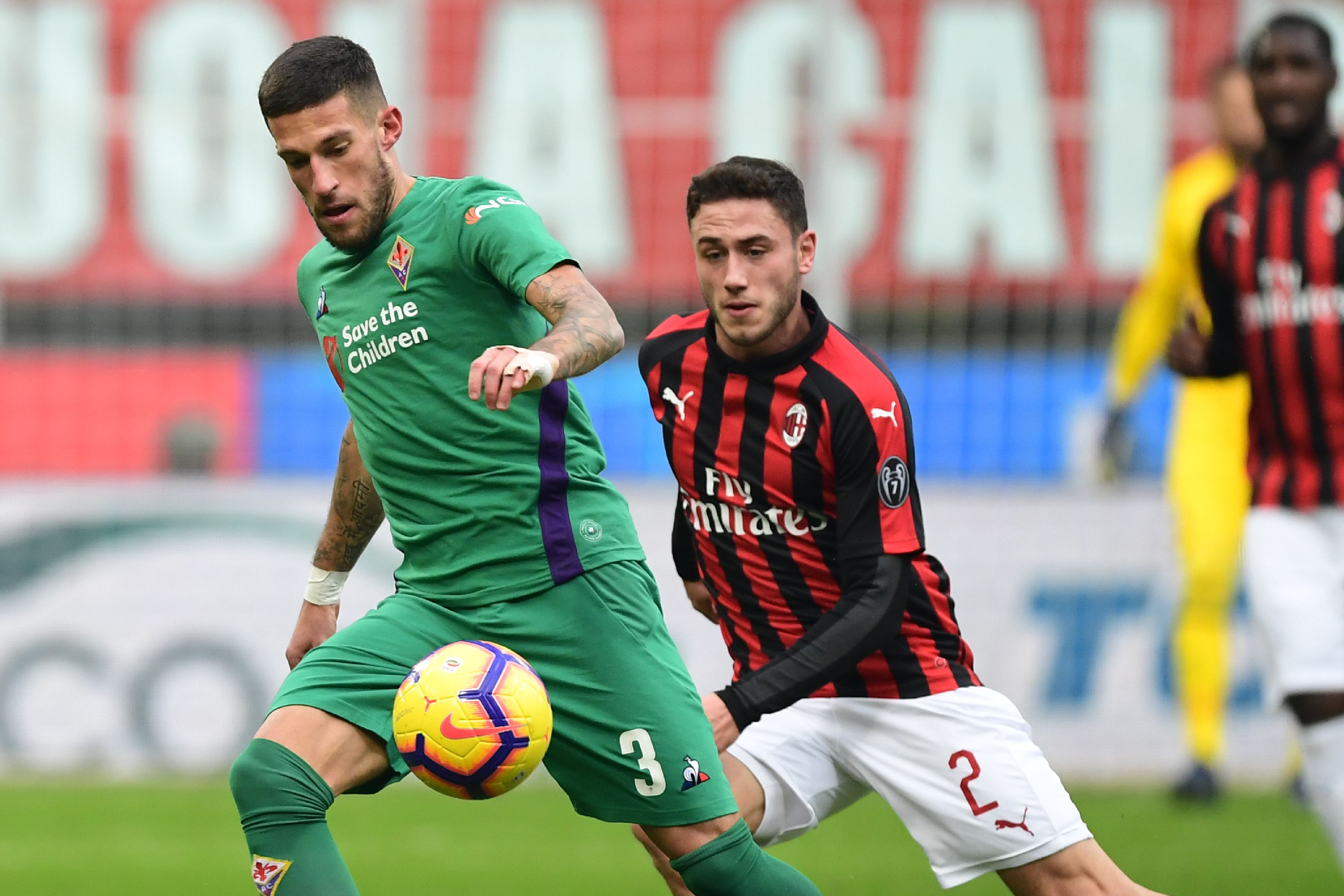 Cristiano Biraghi (kiri)