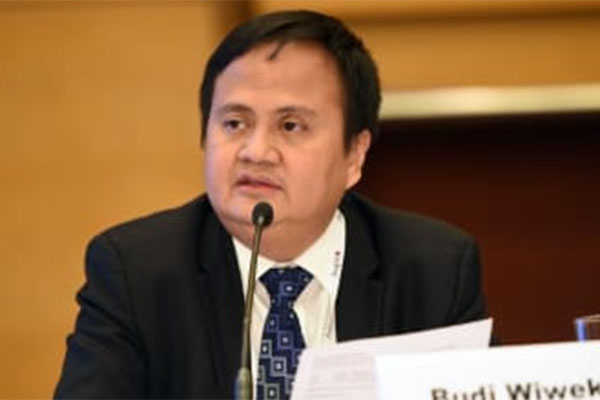 Budi Wiweko Guru Besar FKUI, Ketua Komisi 2 Senat Akademik UI, Wakil Direktur IMERI FKUI, Sekjen PP Perkumpulan Obstetri Ginekologi Indonesi