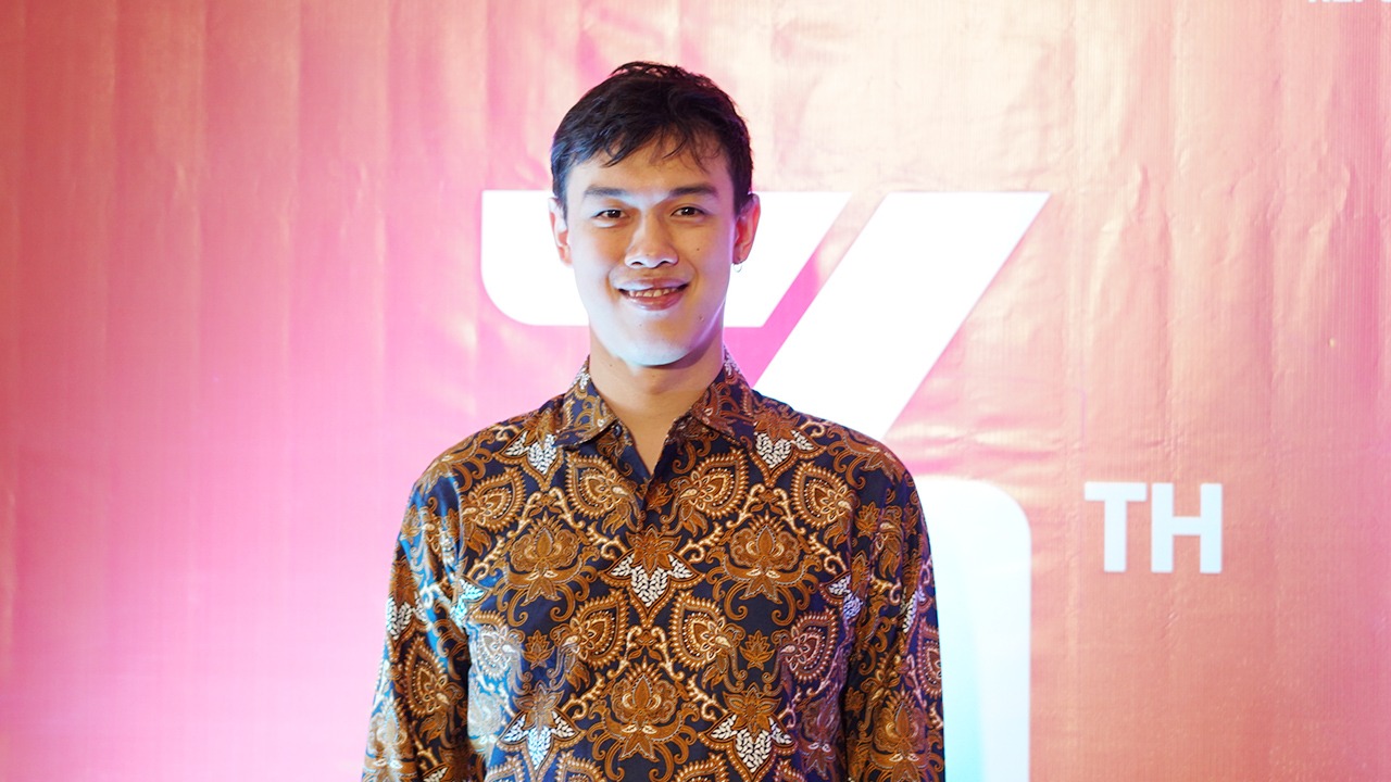 Seniman muda Indonesia, Adi Putra, masuk dalam 74 Ikon Apresiasi Pancasila 2019.