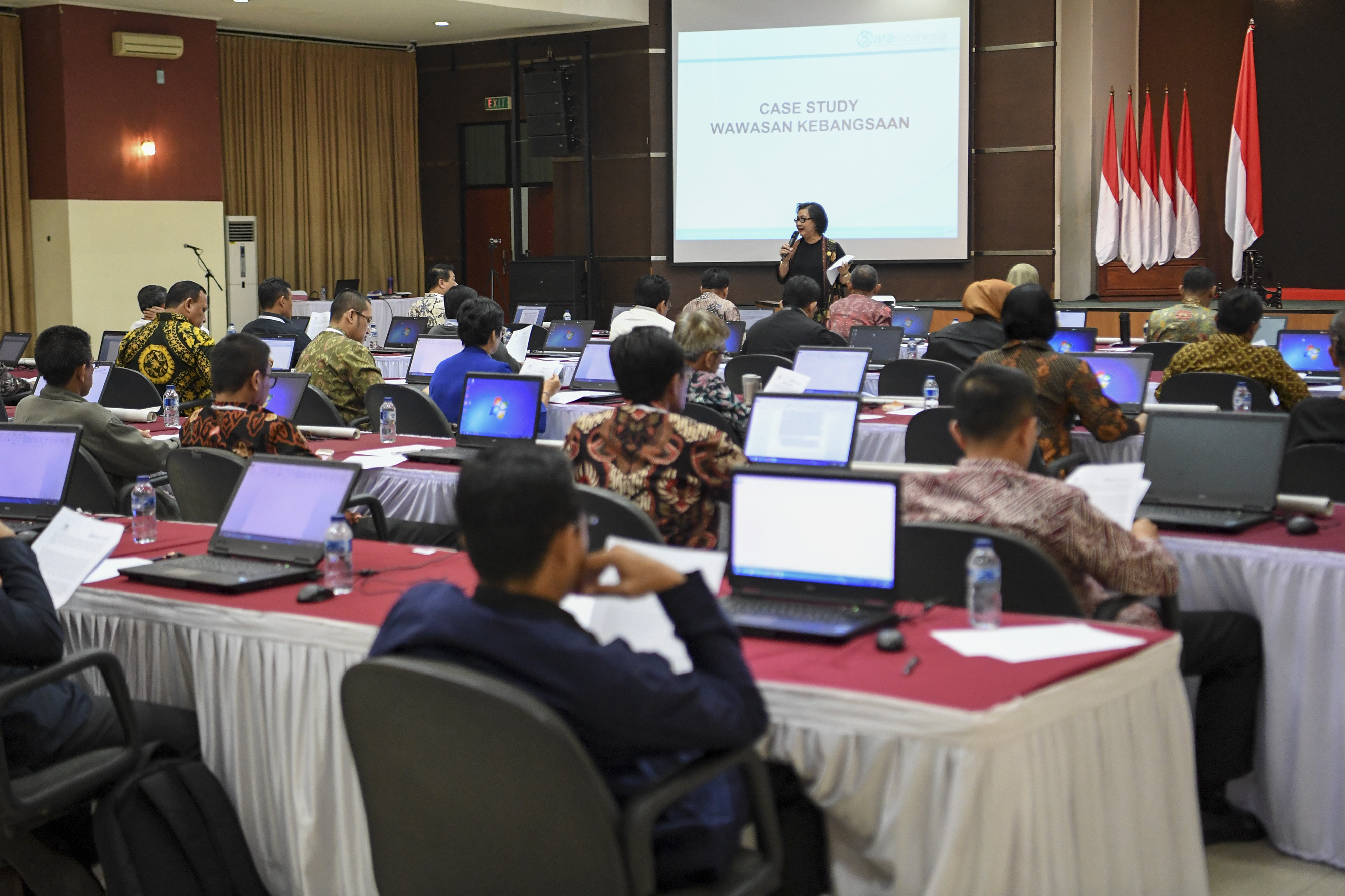 Sejumlah calon pimpinan (capim) KPK mengikuti tes profile assessment di gedung Lemhanas, Jakarta
