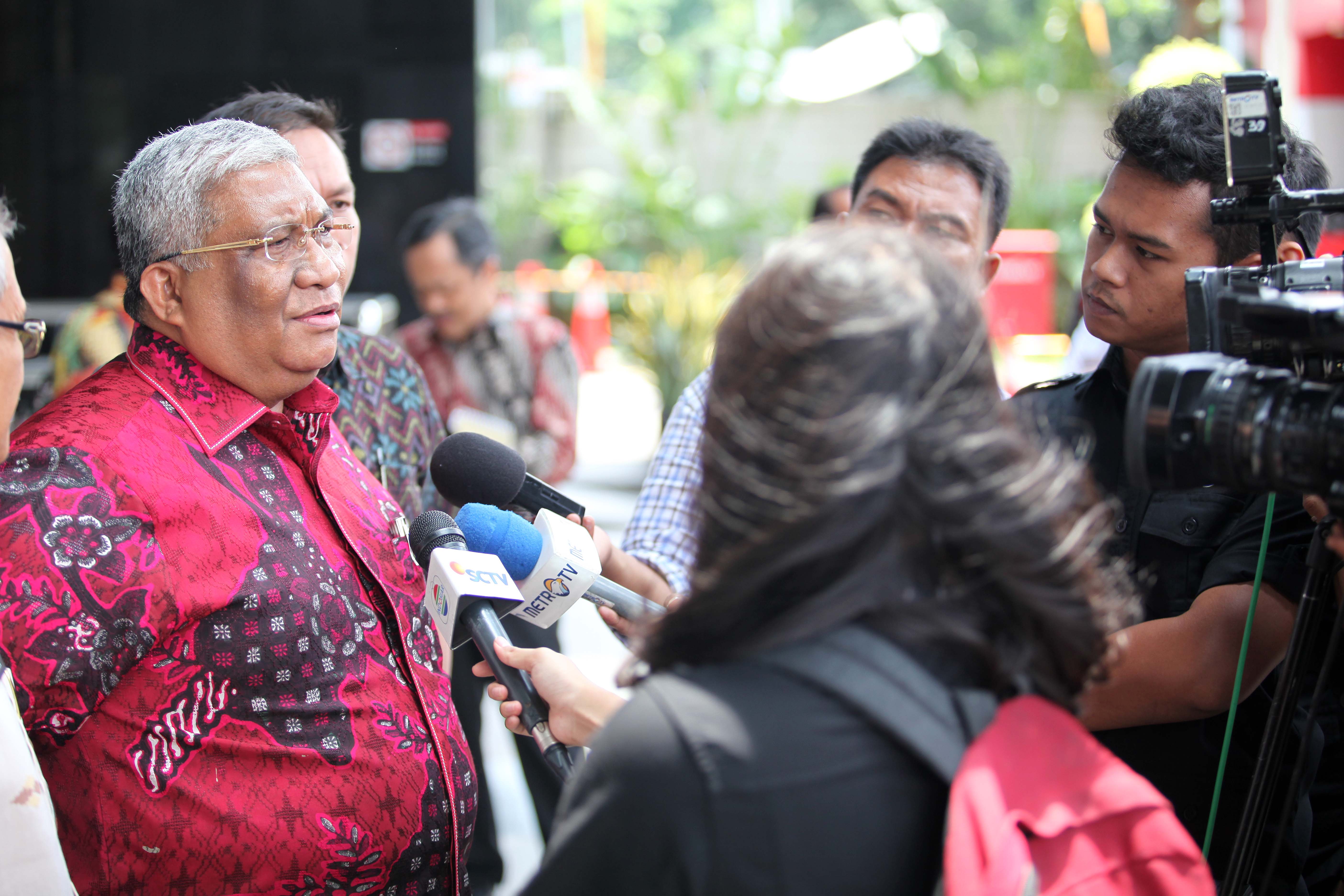 Gubernur Sulawesi Tenggara, Ali Mazi saat bertandang ke KPK  Februari lalu membahas masalah pertambangan. 