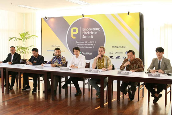 Seminar teknologi blockchain ke industri secara keseluruhan