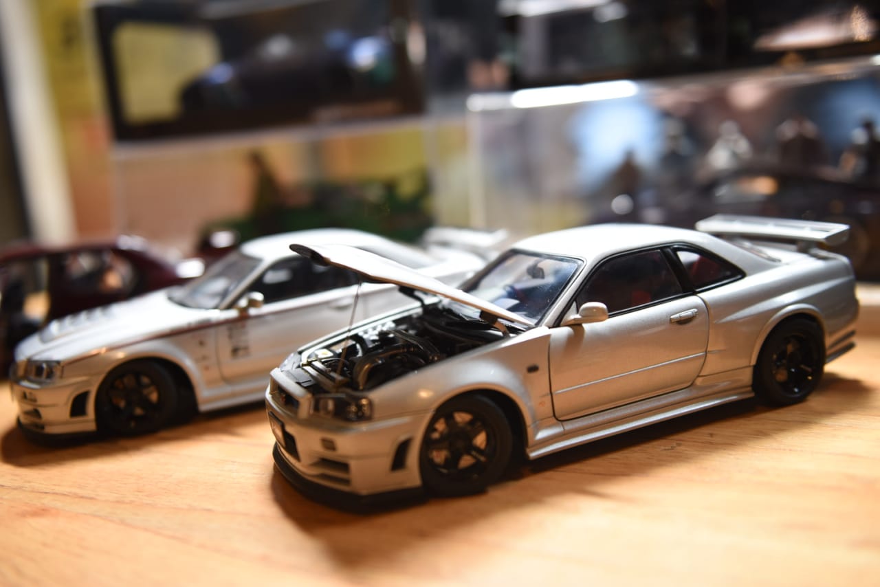 Mobil-mobil miniatur yang menyerupai bentuk asilnya dipamerkan di Tomoci Fair 6. 