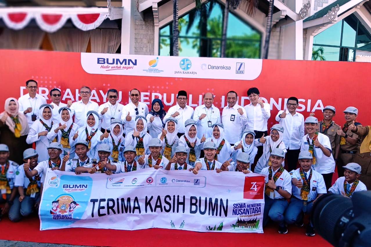 BUMN Hadir Untuk Negeri Peringati HUT ke-74 Republik Indonesia di Kalimantan Selatan