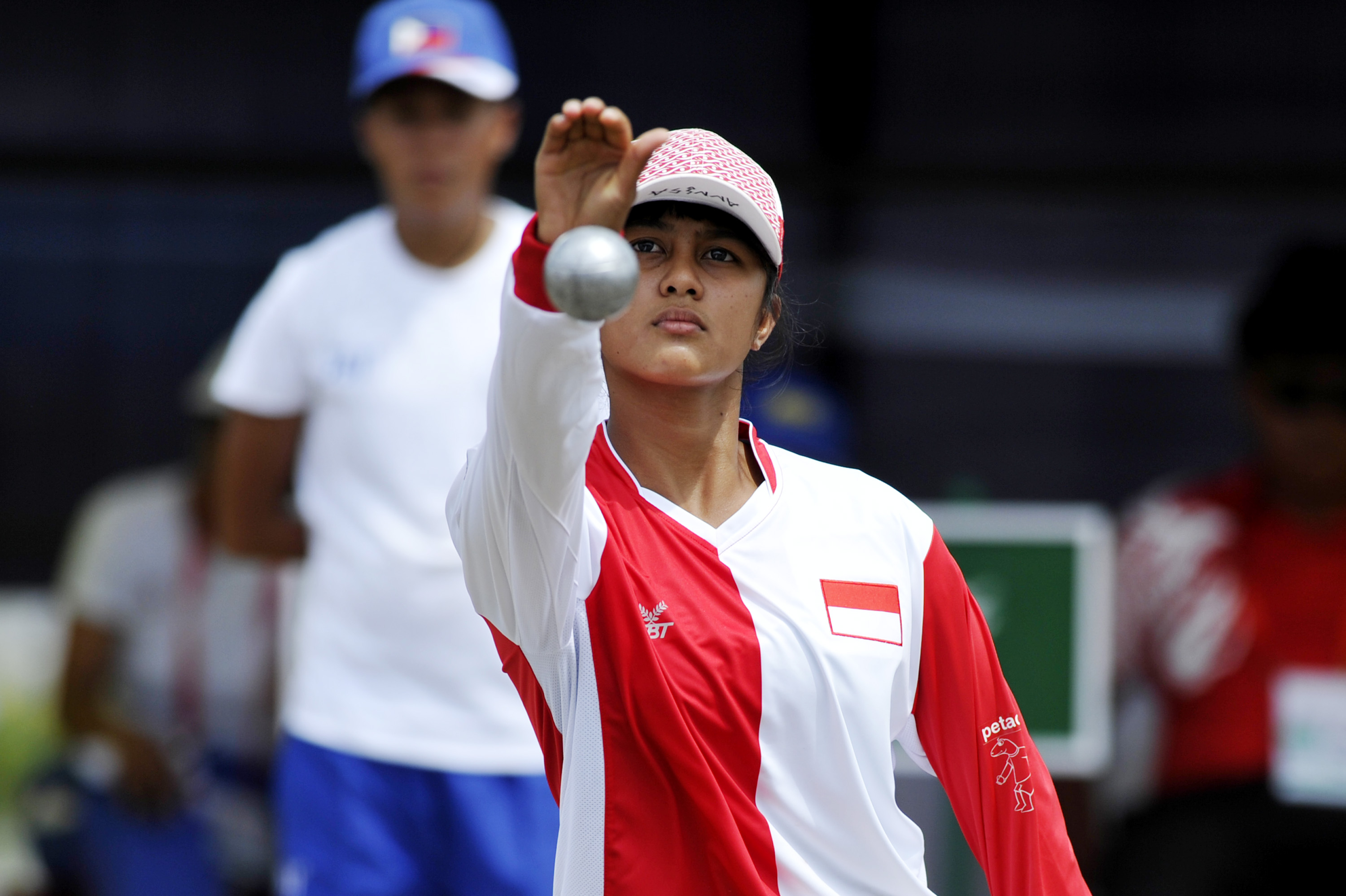 Atlet petanque Indonesia berlaga di SEA Games XXVI di Komplek Olah Raga Jakabaring, Palembang, Sumatra Selatan.