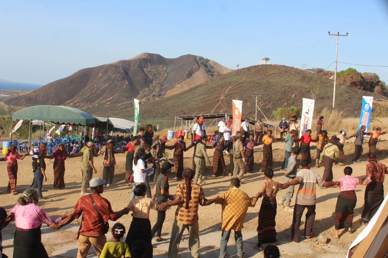  Festival Tiga Gunung digelar pemerintah setempat di Bukit Cinta Lembata, di Desa Waijarang, Kecamatan Nubatukan.