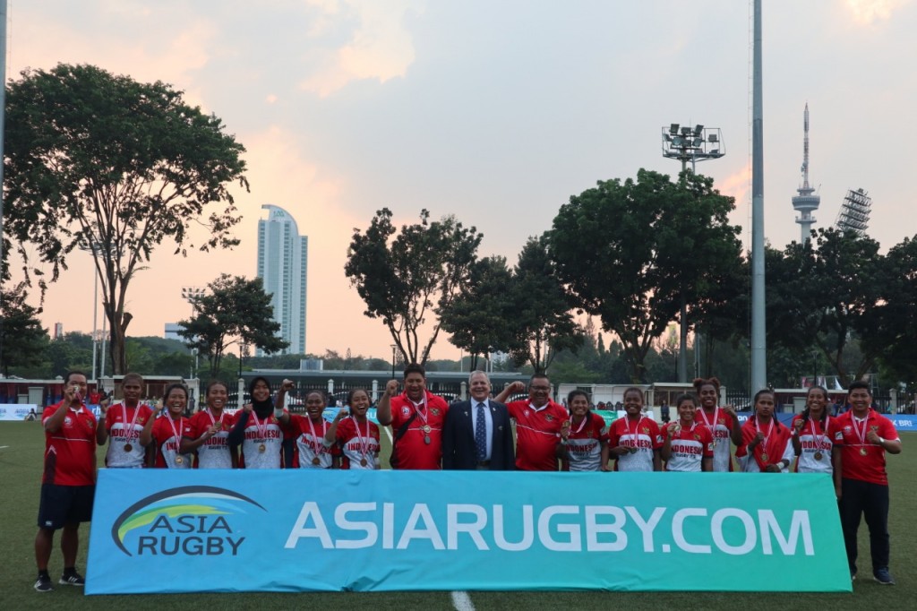 Timnas rugby putri seusai meraih medali perunggu Kejuaraan Asia