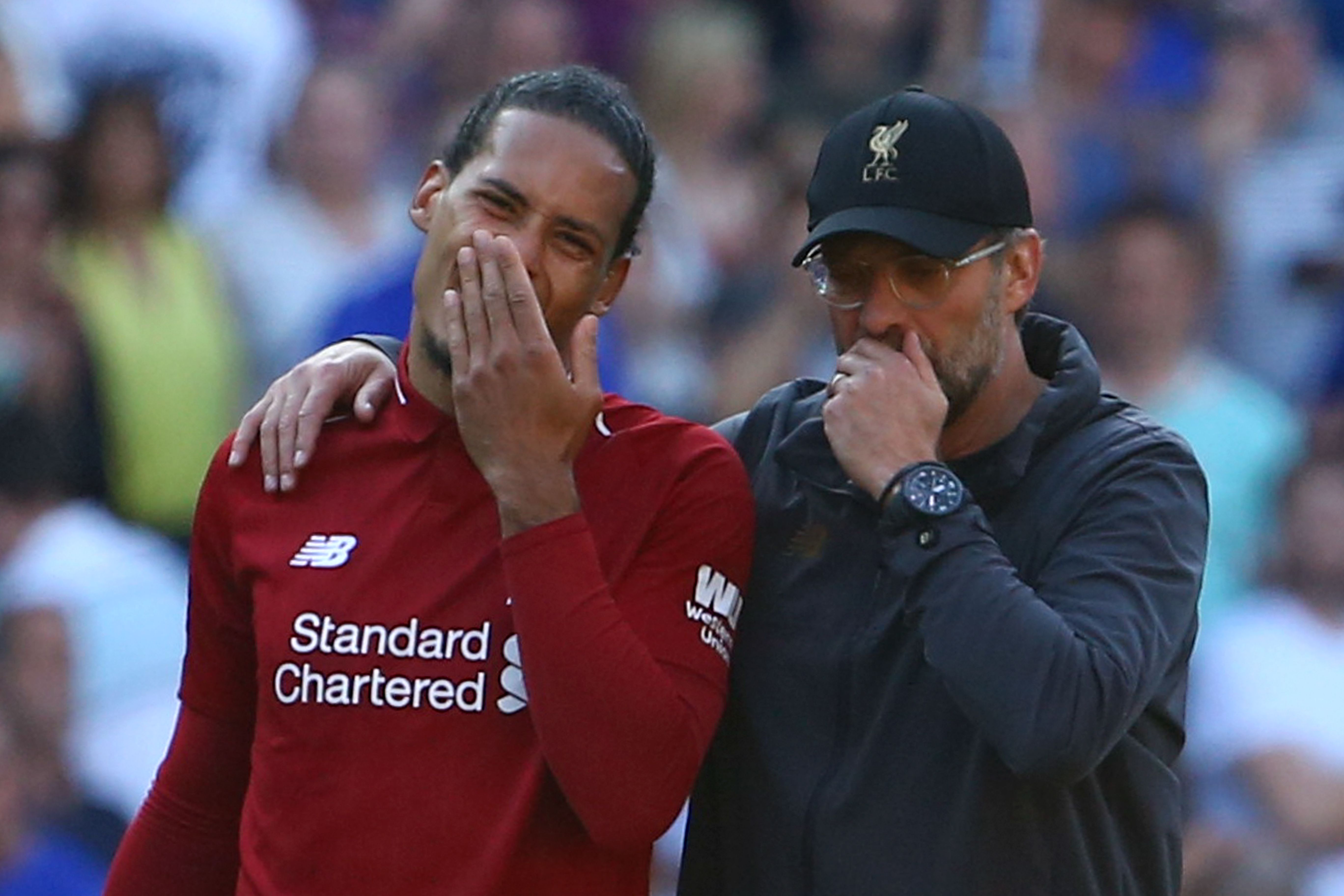 Pelatih Liverpool Juergen Klopp (kanan) dan Virgil van Dijk